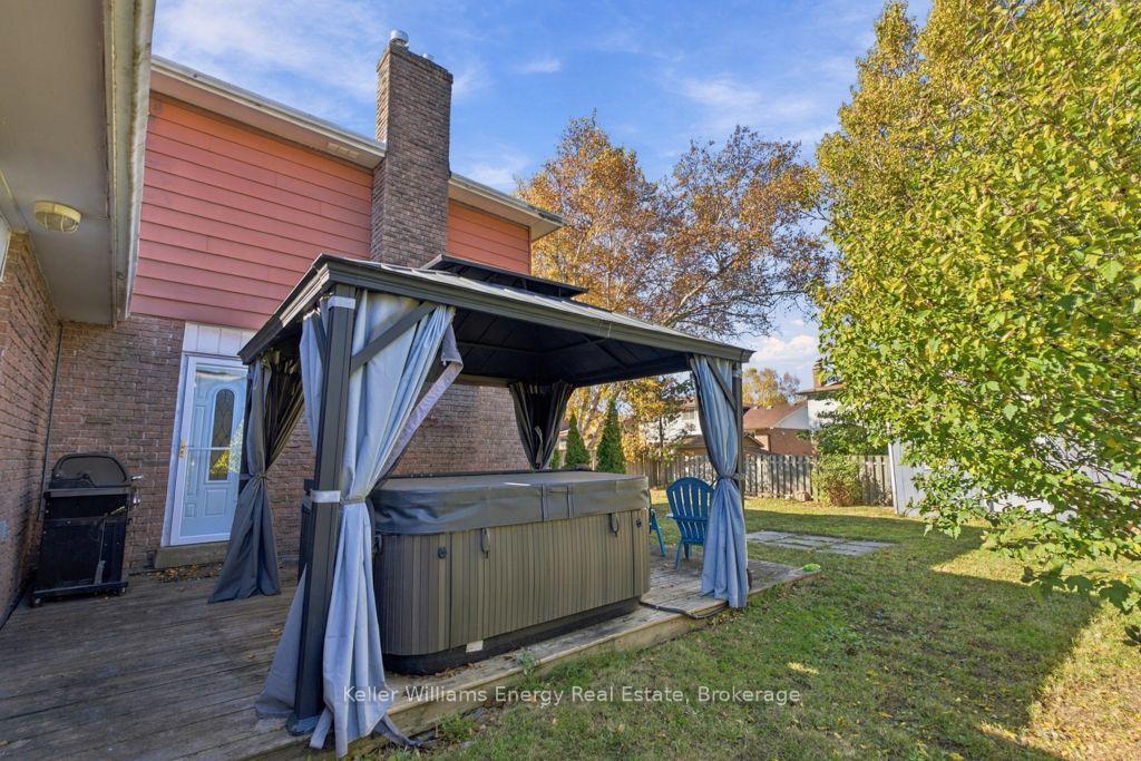 Photo 35 of 26 Carruthers Drive, Clarington, Bowmanville — HOMEH