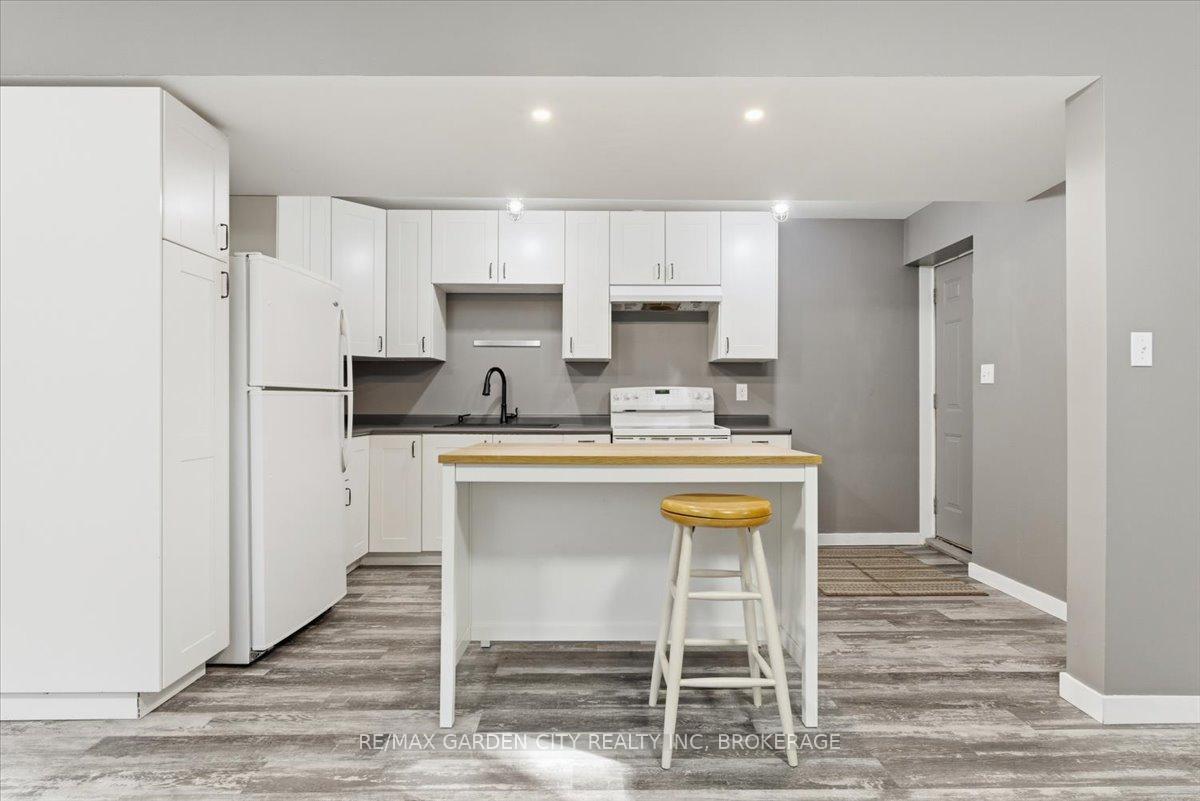 Photo 18 of 4 Fox Trail Drive, St. Catharines, Rykert/Vansickle — HOMEH