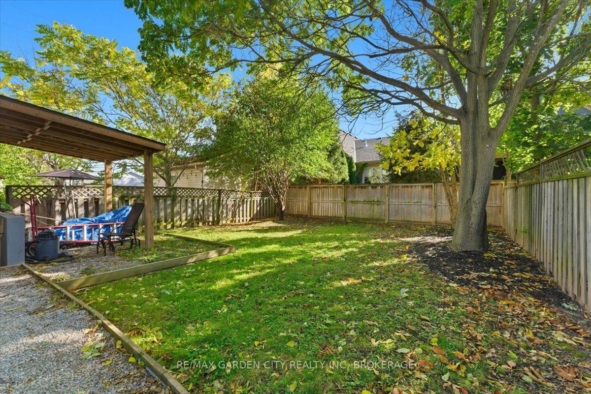 Photo 31 of 4 Fox Trail Drive, St. Catharines, Rykert/Vansickle — HOMEH