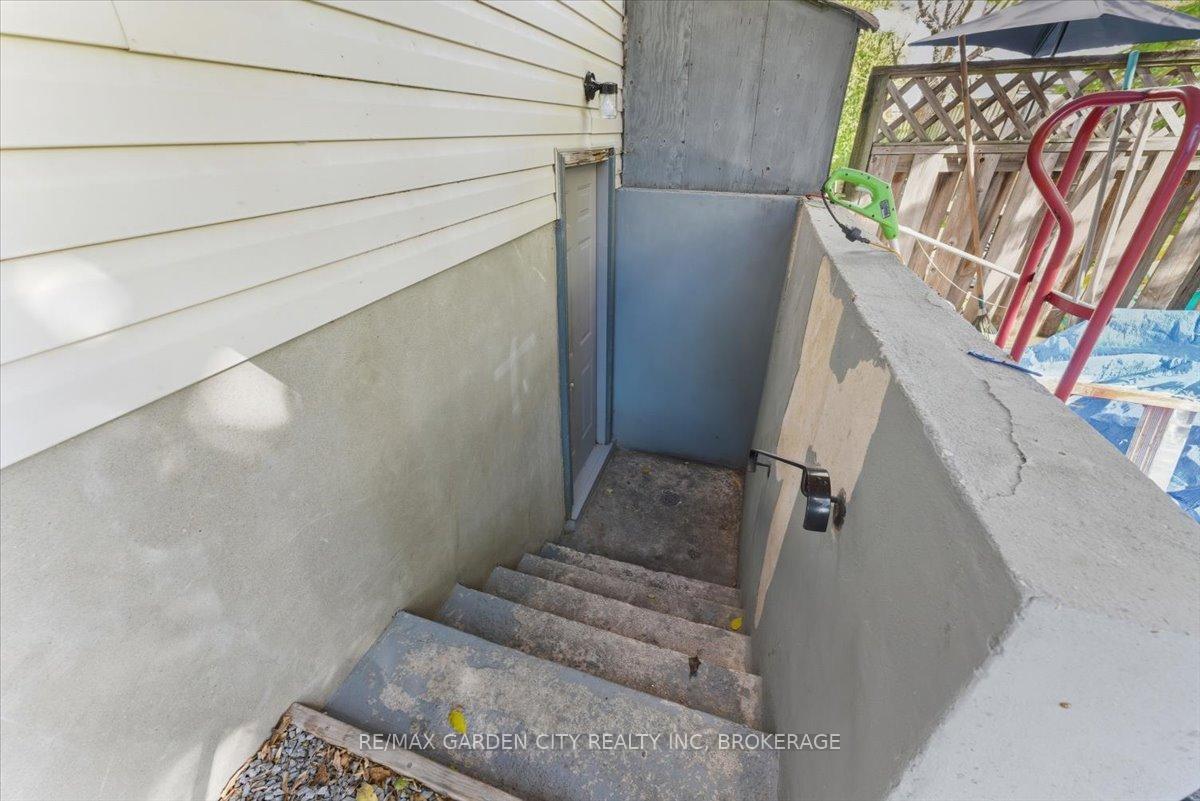 Photo 32 of 4 Fox Trail Drive, St. Catharines, Rykert/Vansickle — HOMEH