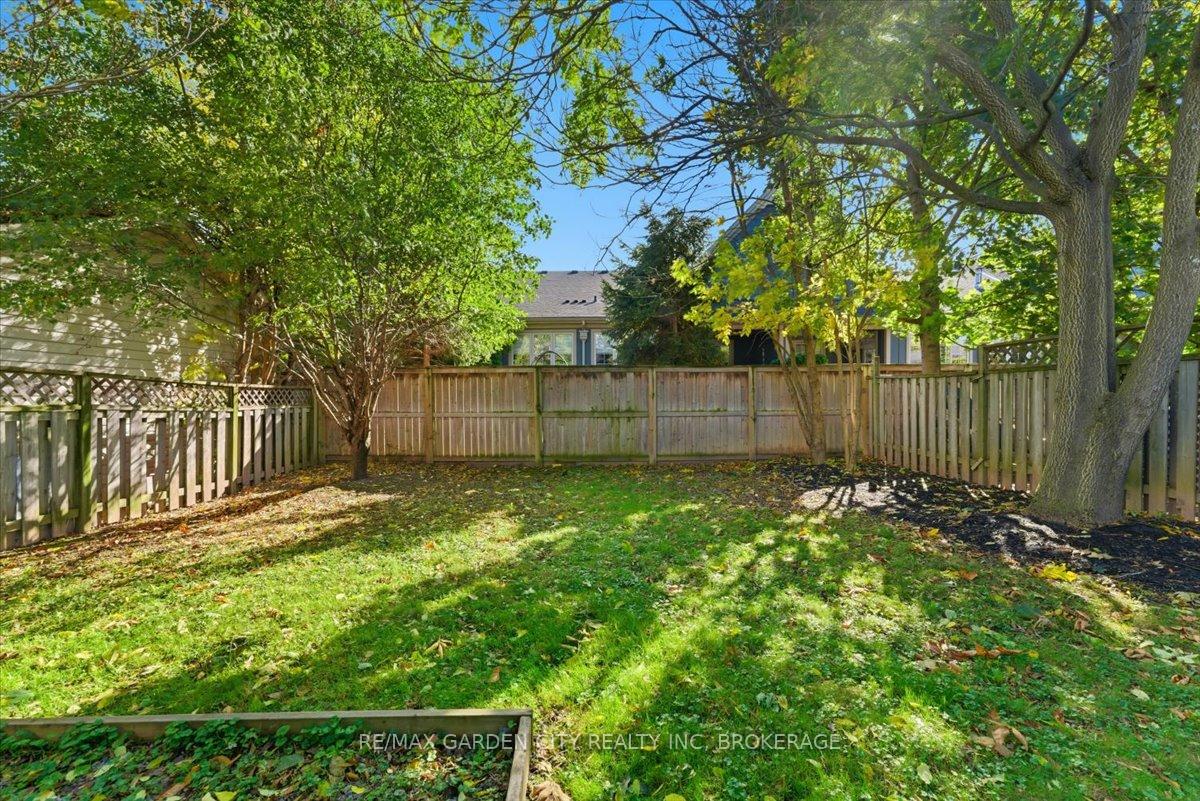 Photo 33 of 4 Fox Trail Drive, St. Catharines, Rykert/Vansickle — HOMEH