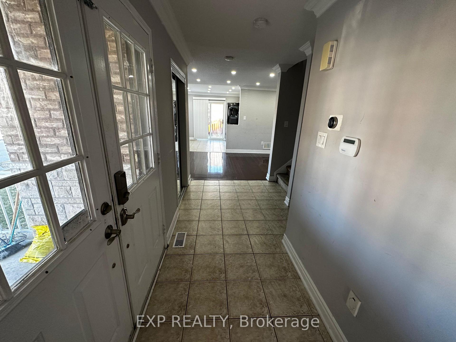 Photo 4 of 25 Prince Crescent, Brampton, Northwest Sandalwood Parkway — HOMEH