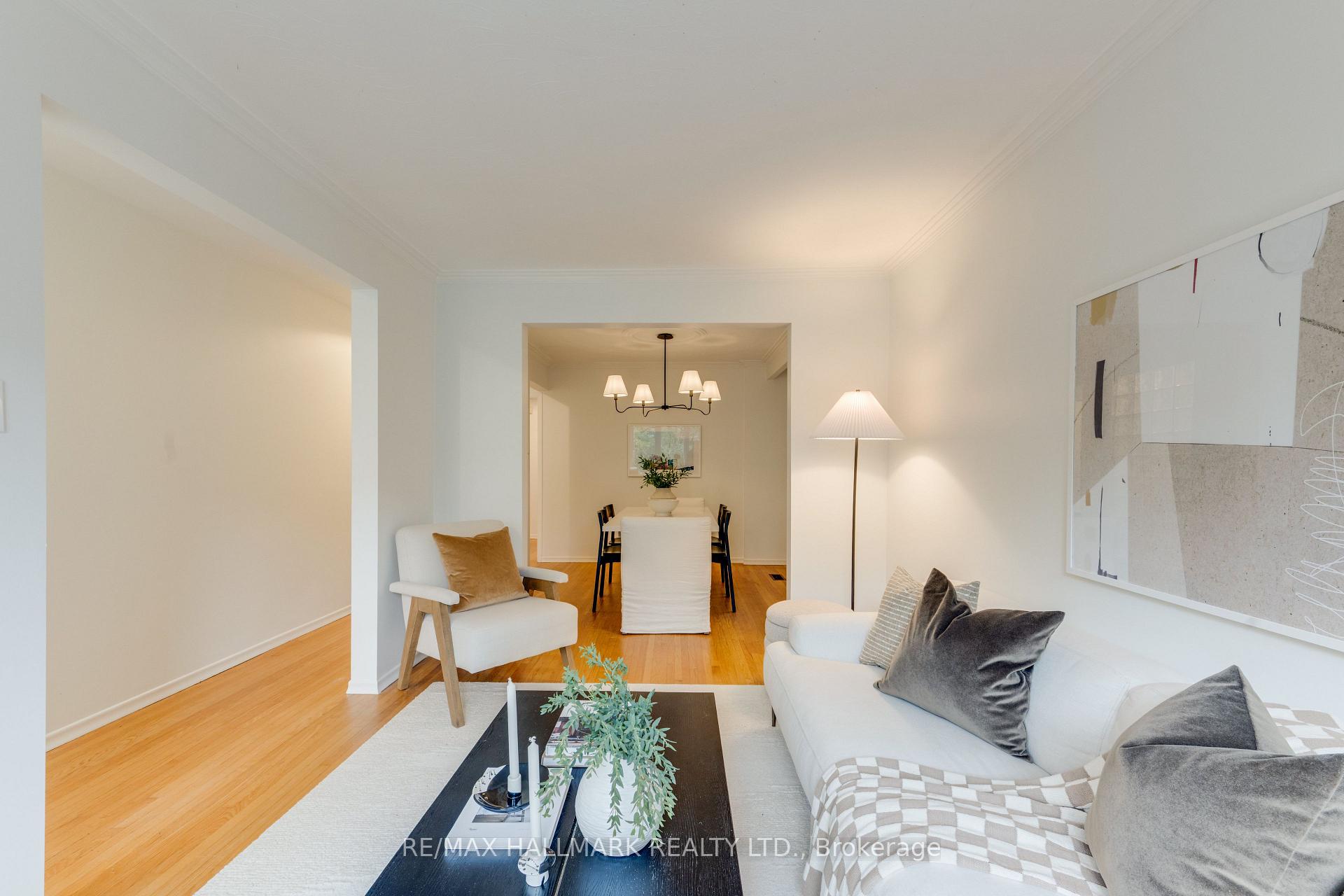 Photo 6 of 45 Sorauren Avenue, Toronto, Roncesvalles — HOMEH