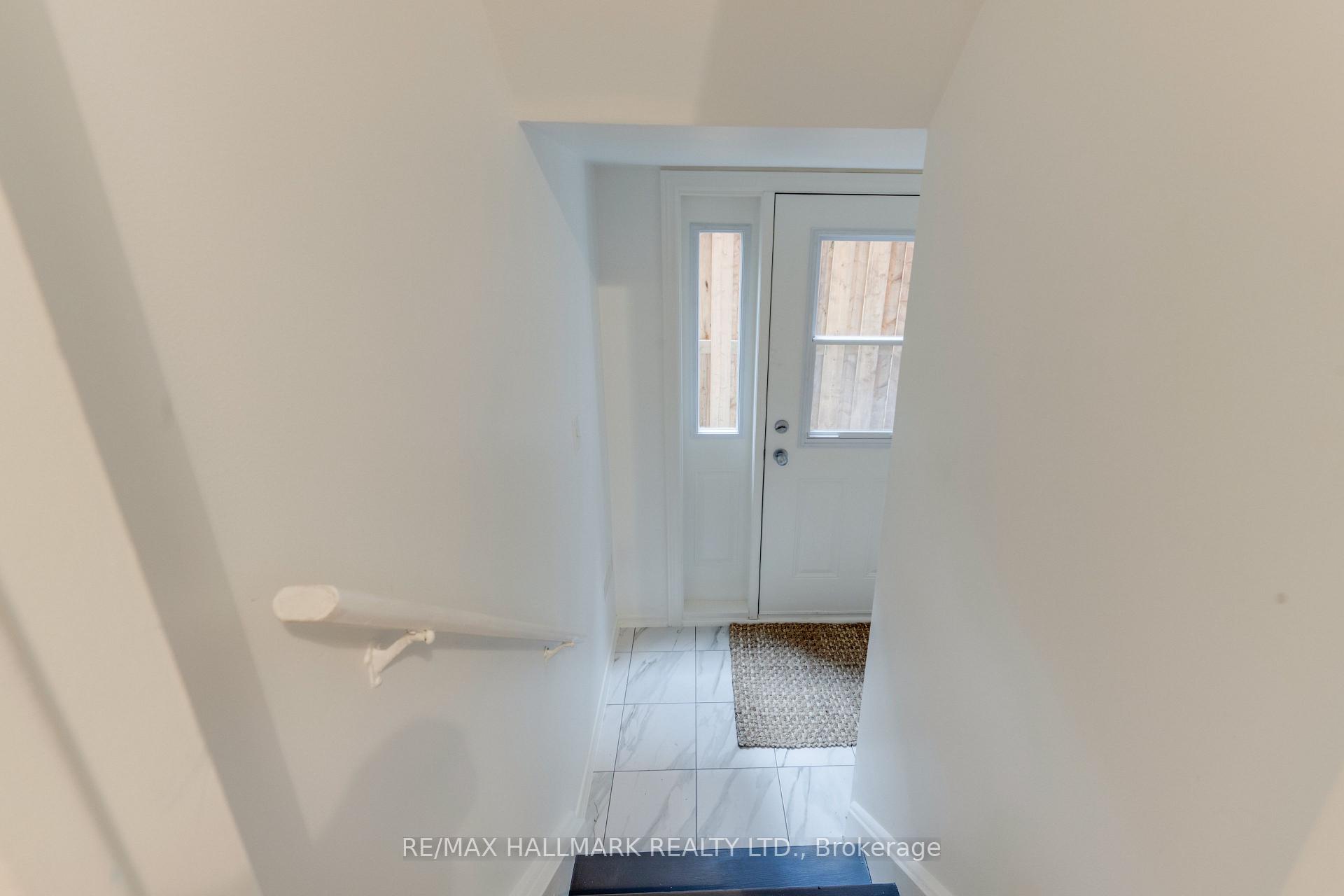 Photo 9 of 45 Sorauren Avenue, Toronto, Roncesvalles — HOMEH
