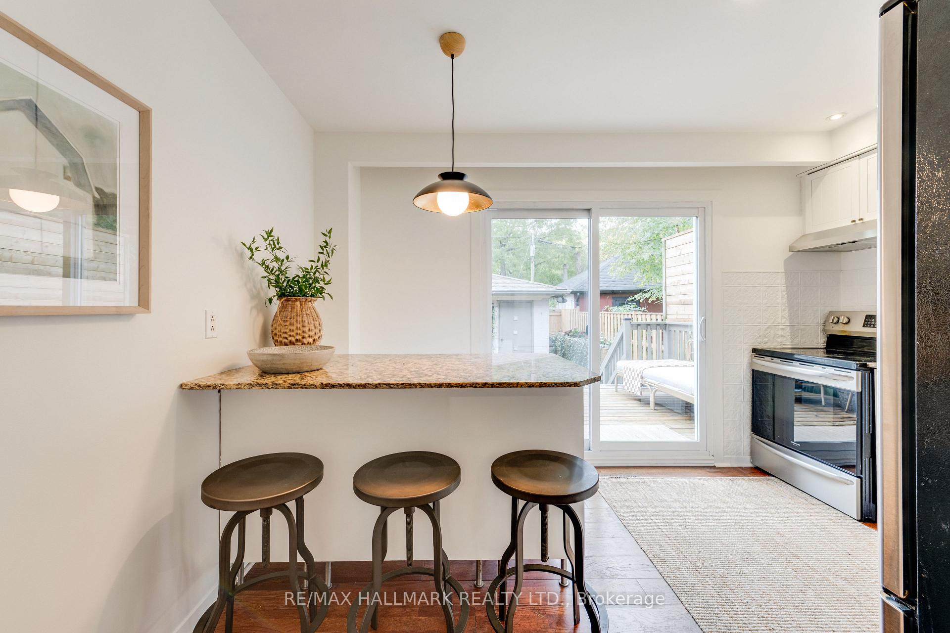 Photo 11 of 45 Sorauren Avenue, Toronto, Roncesvalles — HOMEH