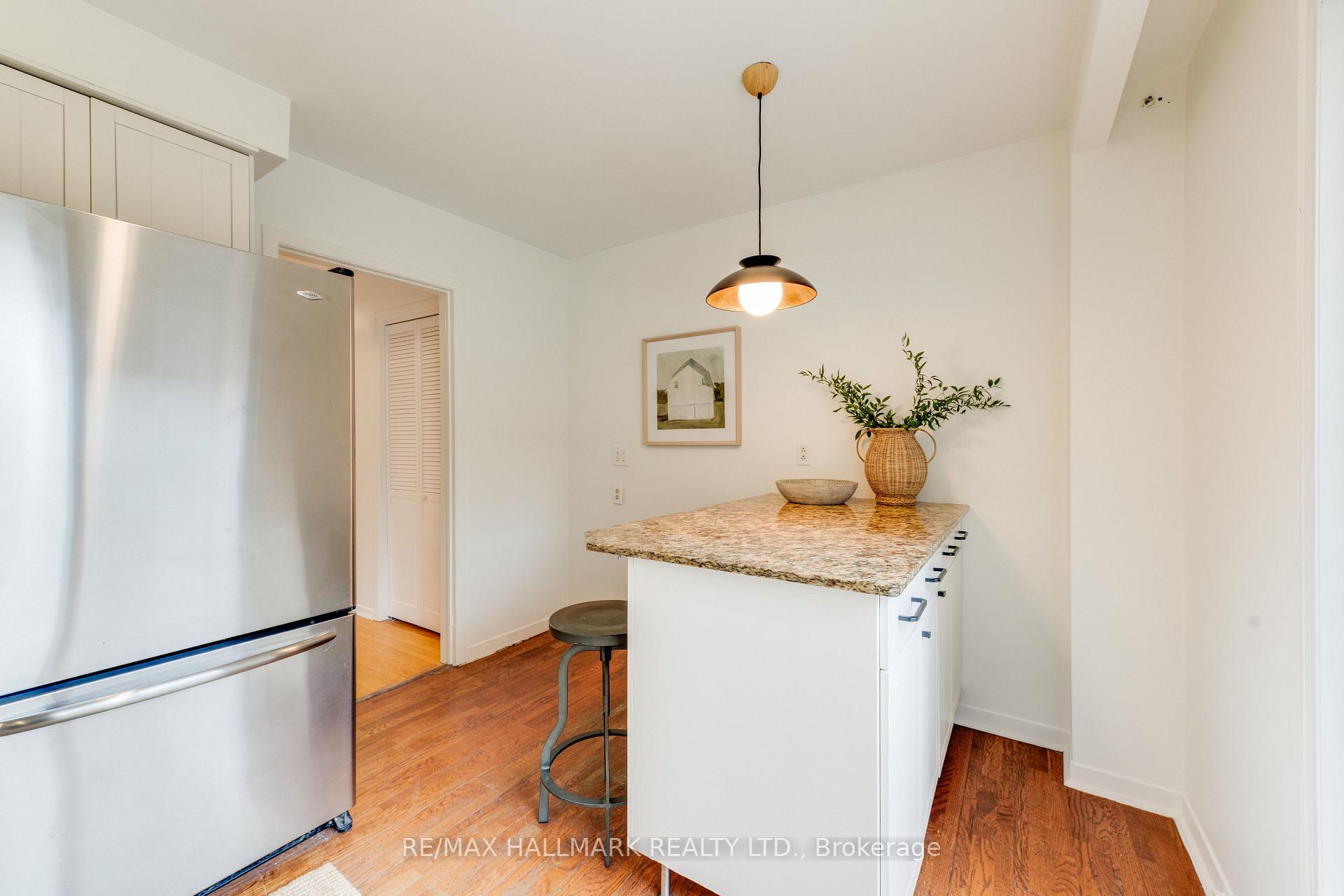 Photo 14 of 45 Sorauren Avenue, Toronto, Roncesvalles — HOMEH