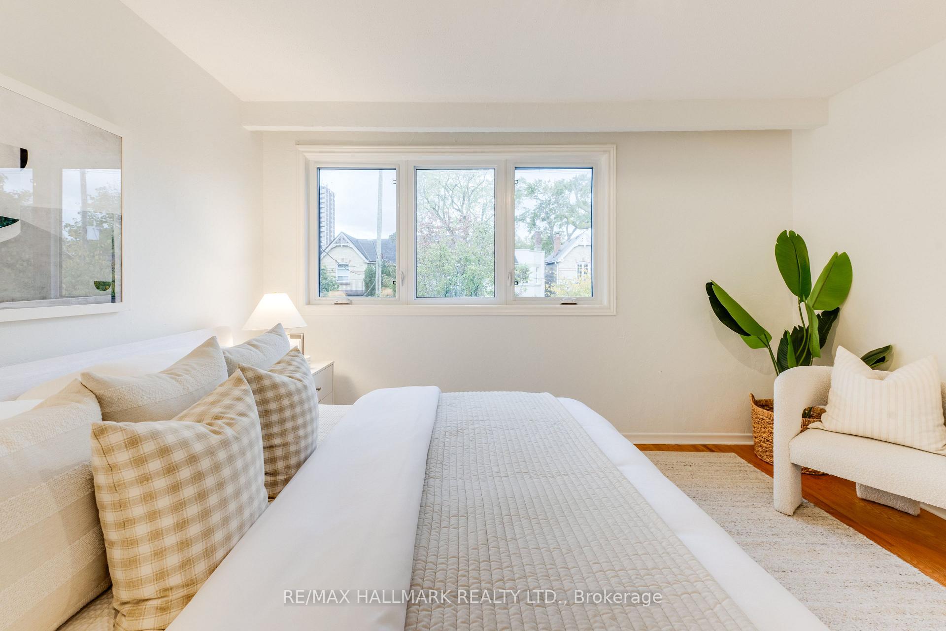 Photo 26 of 45 Sorauren Avenue, Toronto, Roncesvalles — HOMEH