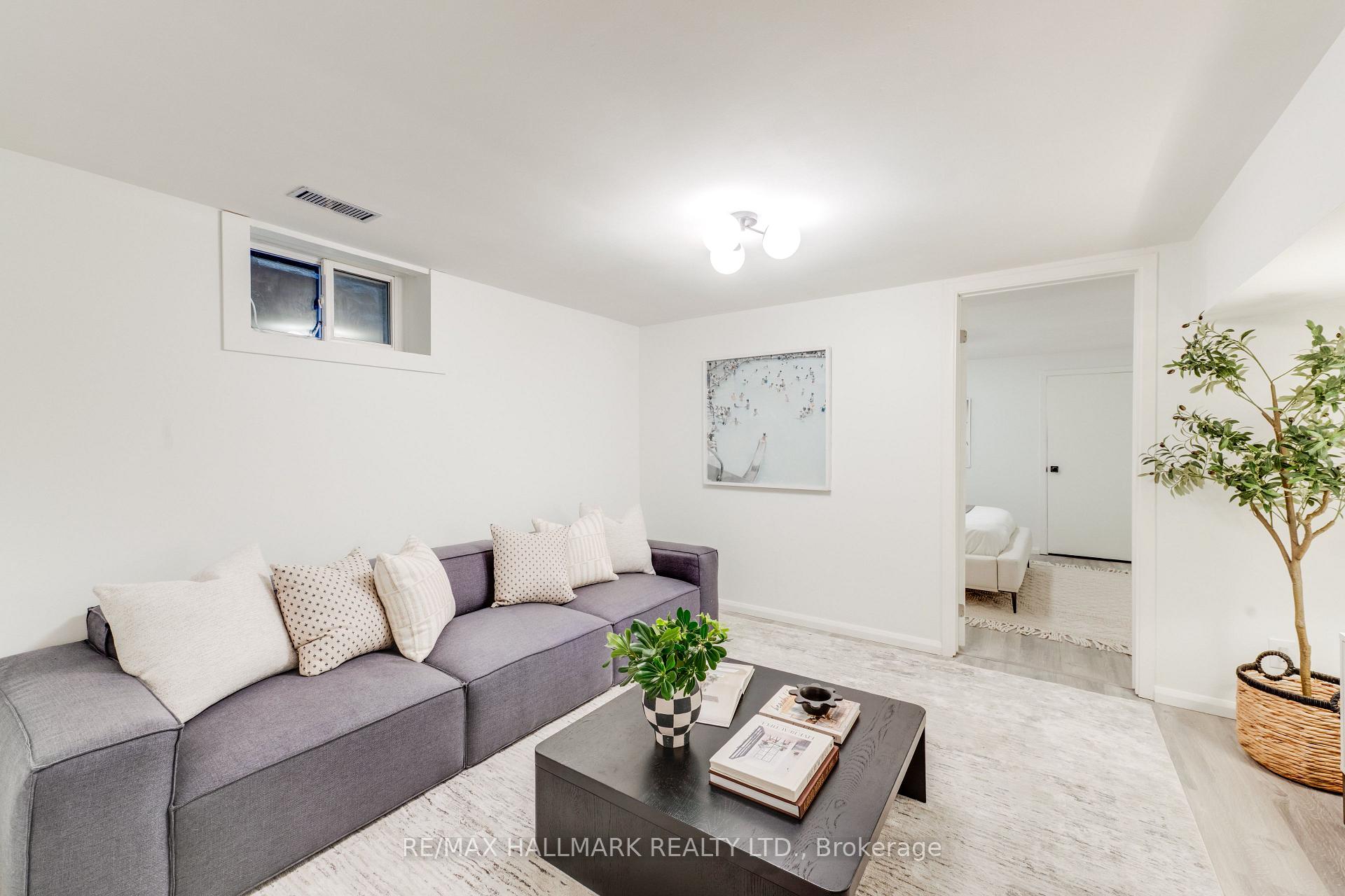 Photo 28 of 45 Sorauren Avenue, Toronto, Roncesvalles — HOMEH