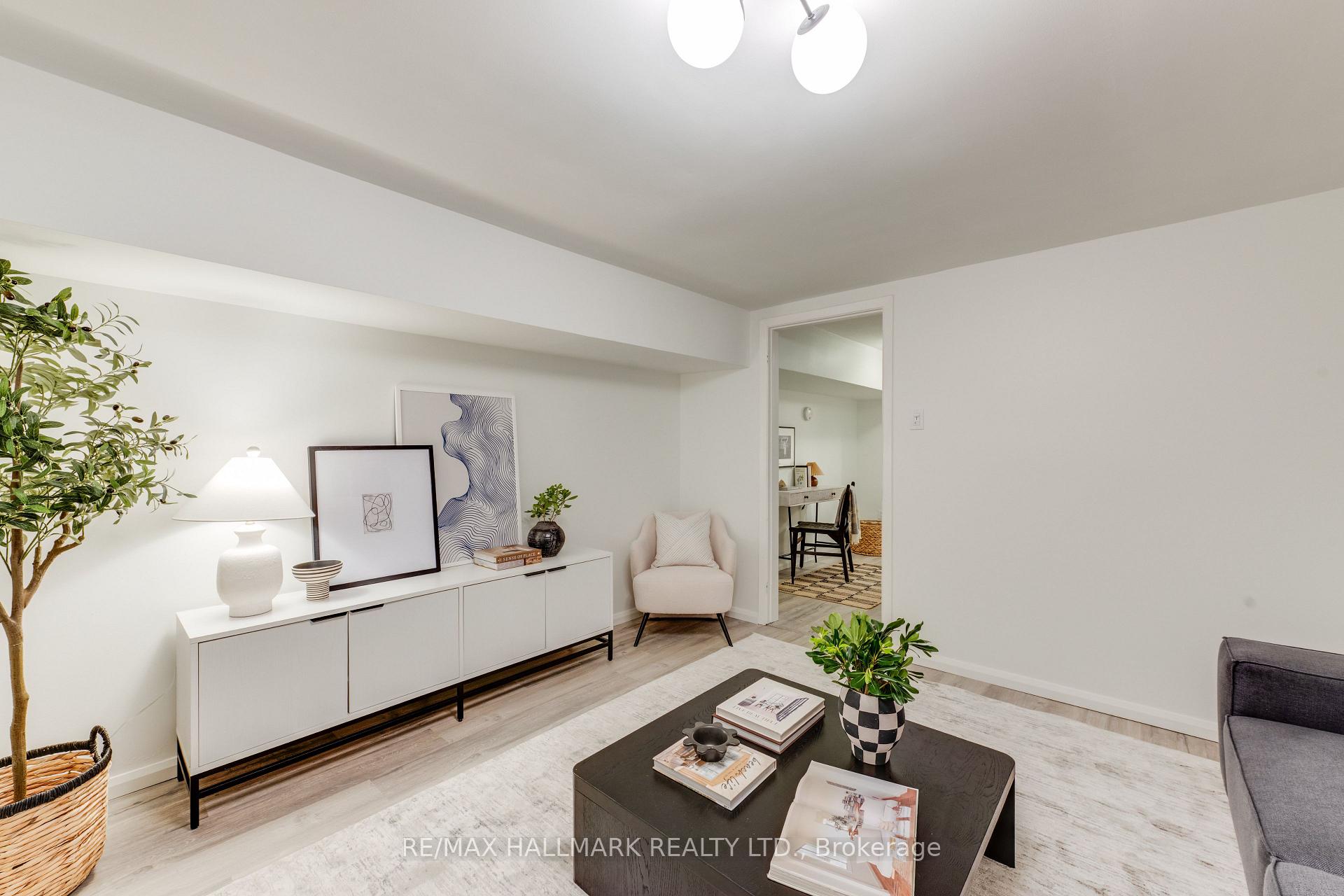 Photo 29 of 45 Sorauren Avenue, Toronto, Roncesvalles — HOMEH