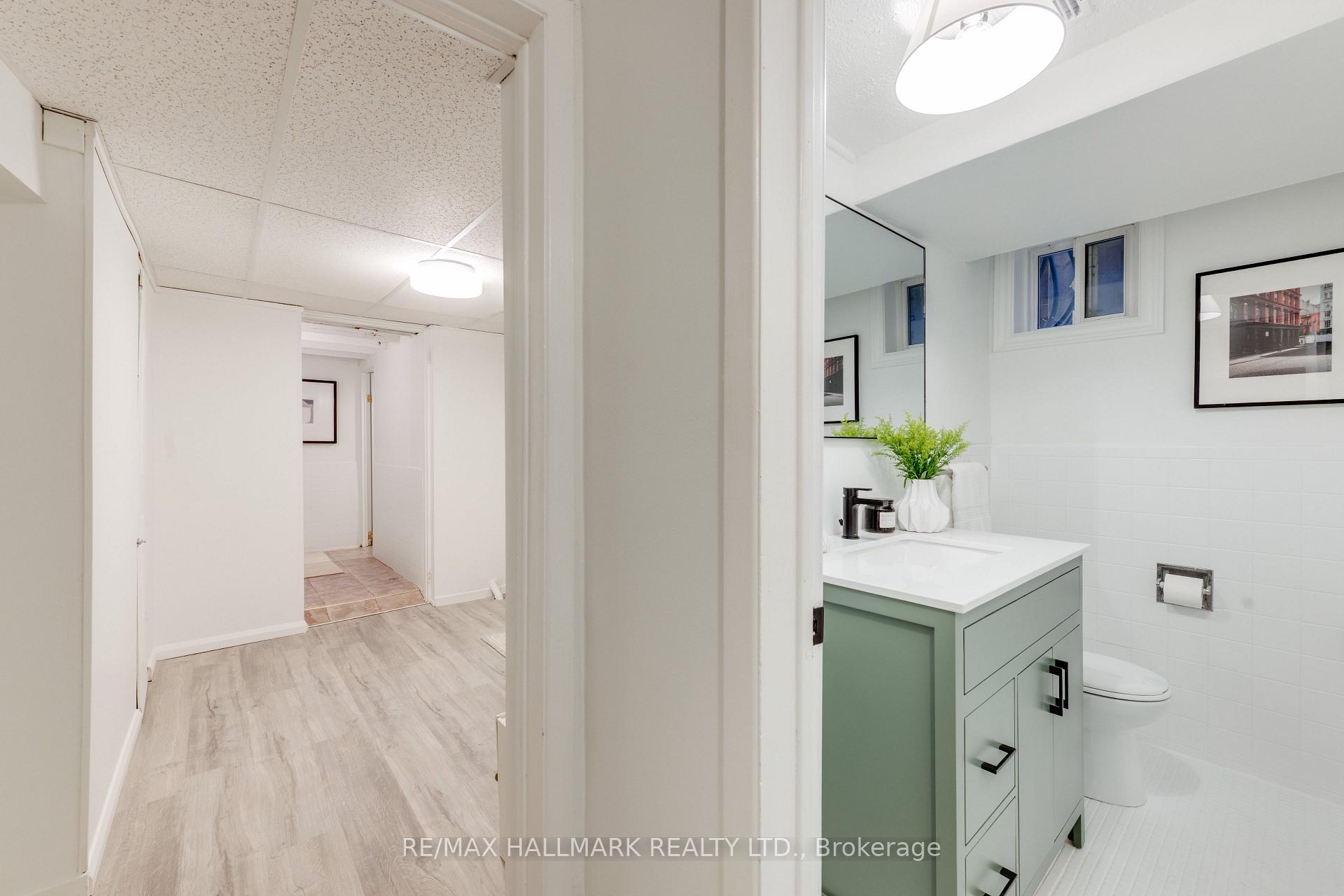 Photo 32 of 45 Sorauren Avenue, Toronto, Roncesvalles — HOMEH