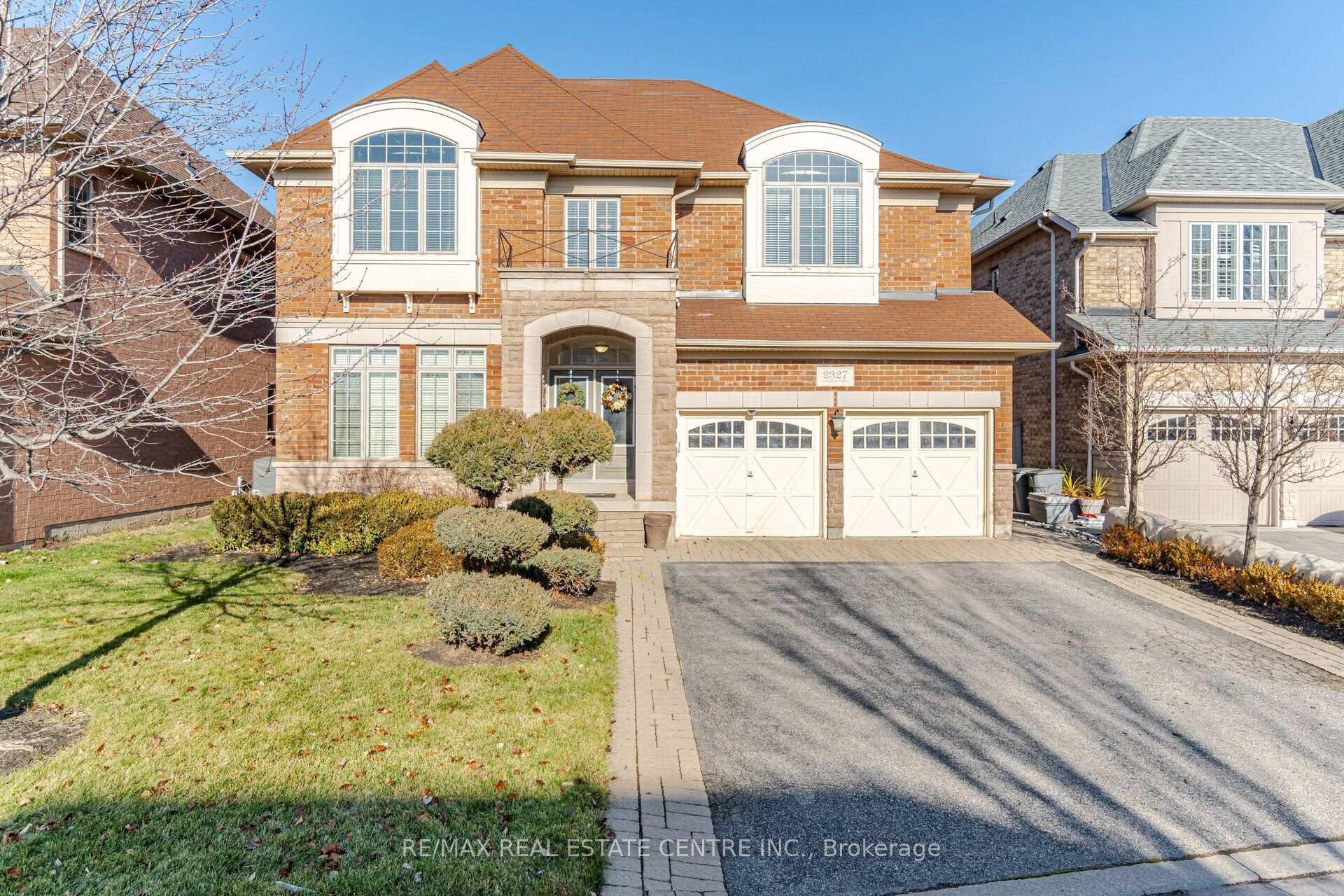 Photo 1 of 2327 Lyndhurst Drive, Oakville, Joshua Creek — HOMEH