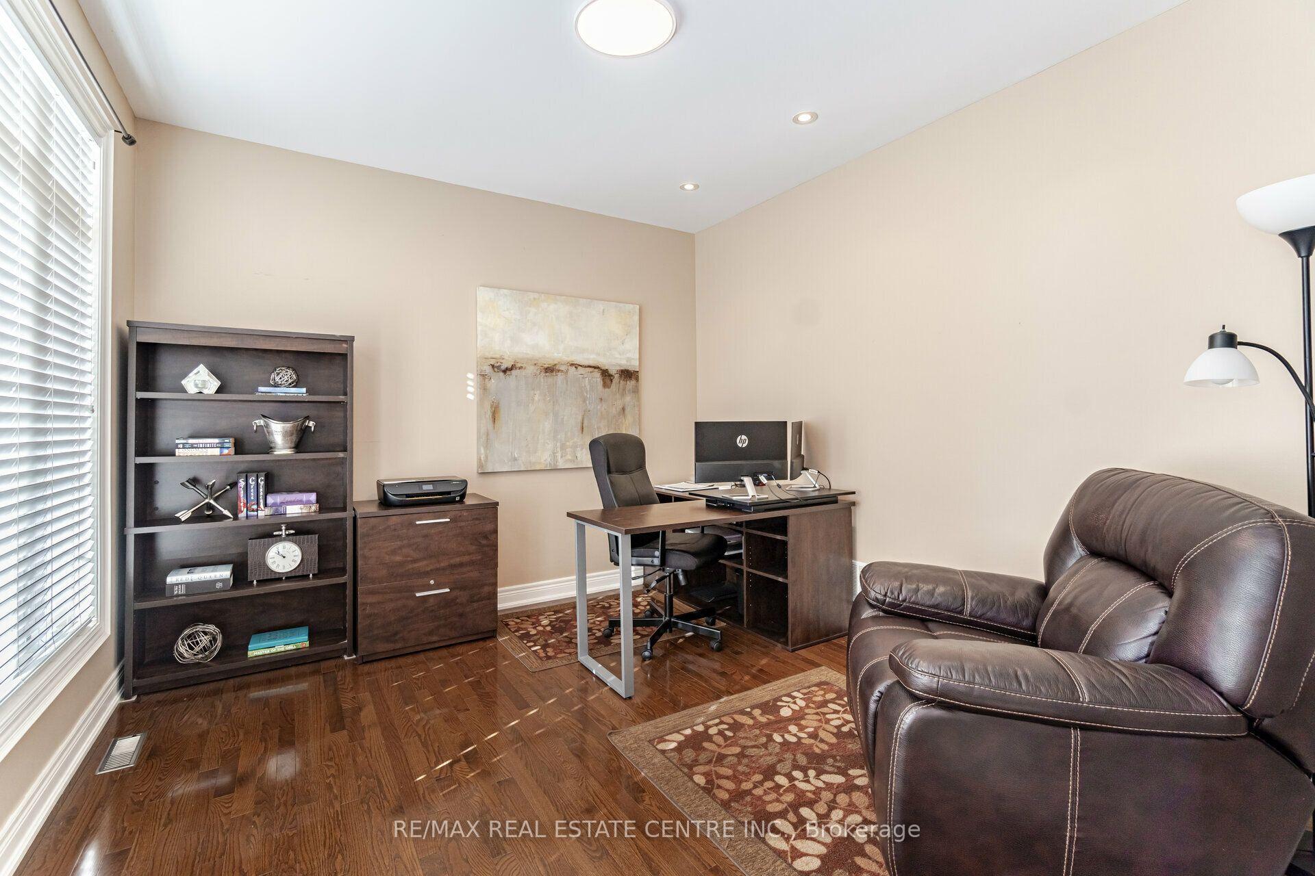 Photo 6 of 2327 Lyndhurst Drive, Oakville, Joshua Creek — HOMEH