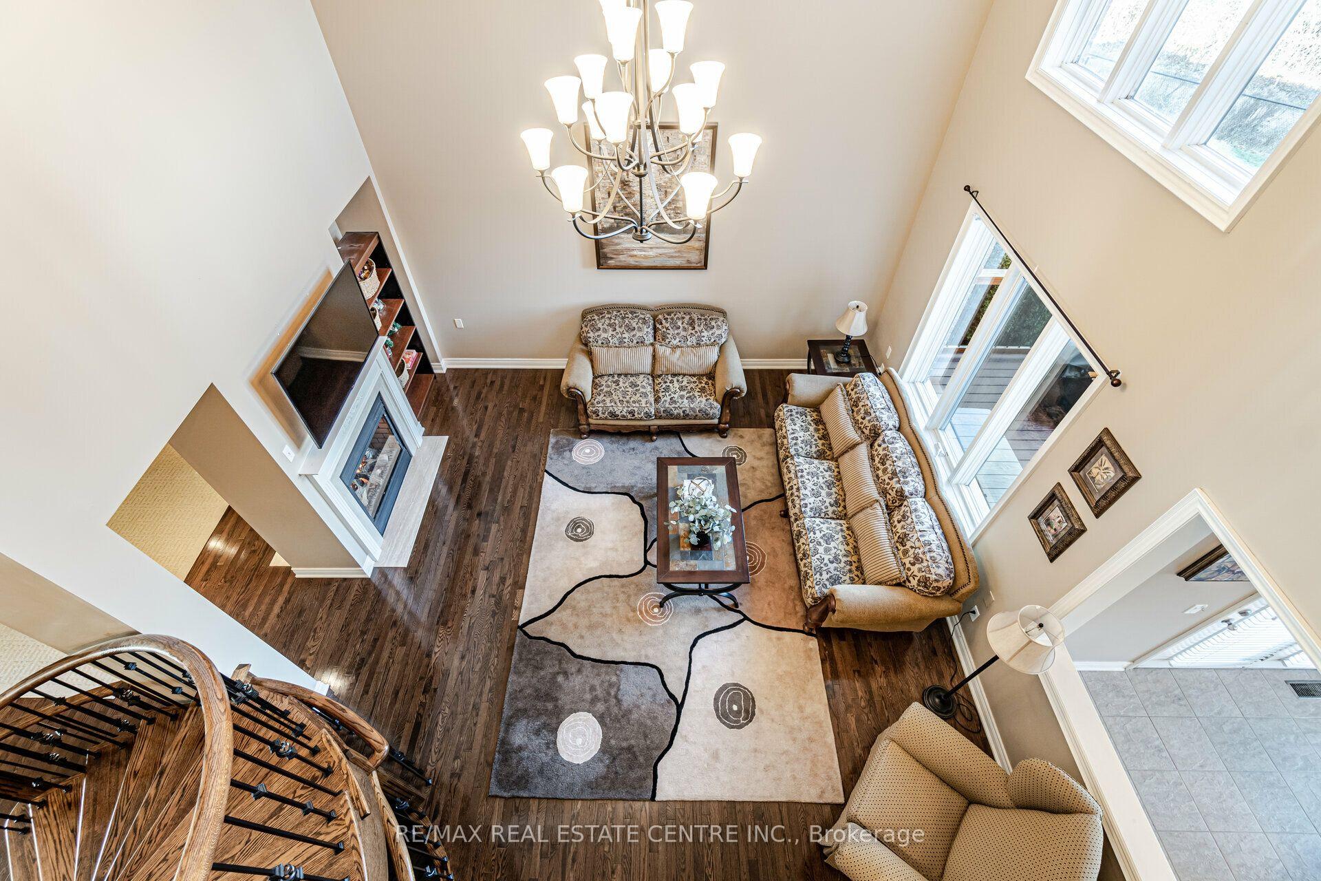 Photo 13 of 2327 Lyndhurst Drive, Oakville, Joshua Creek — HOMEH