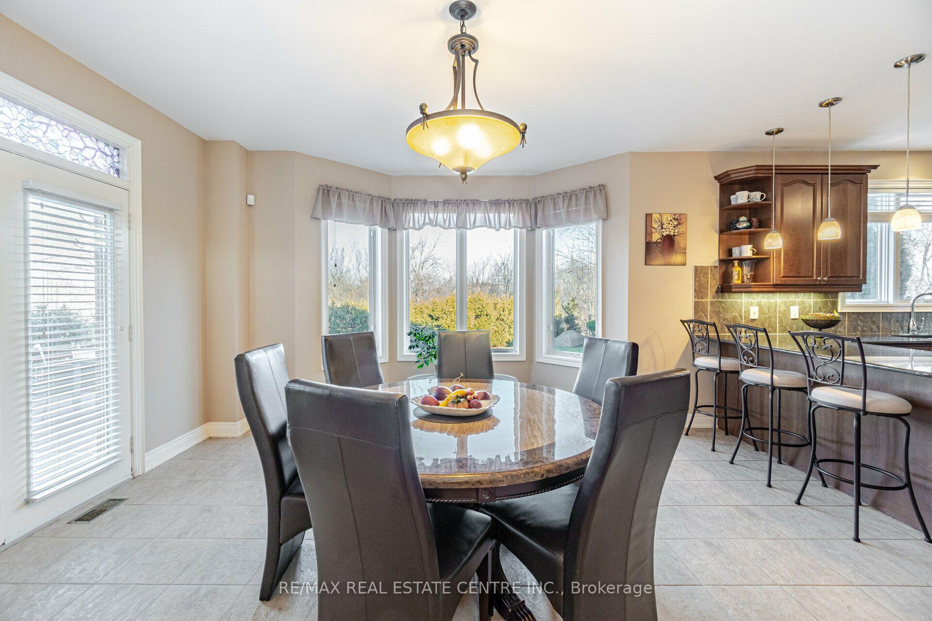 Photo 15 of 2327 Lyndhurst Drive, Oakville, Joshua Creek — HOMEH
