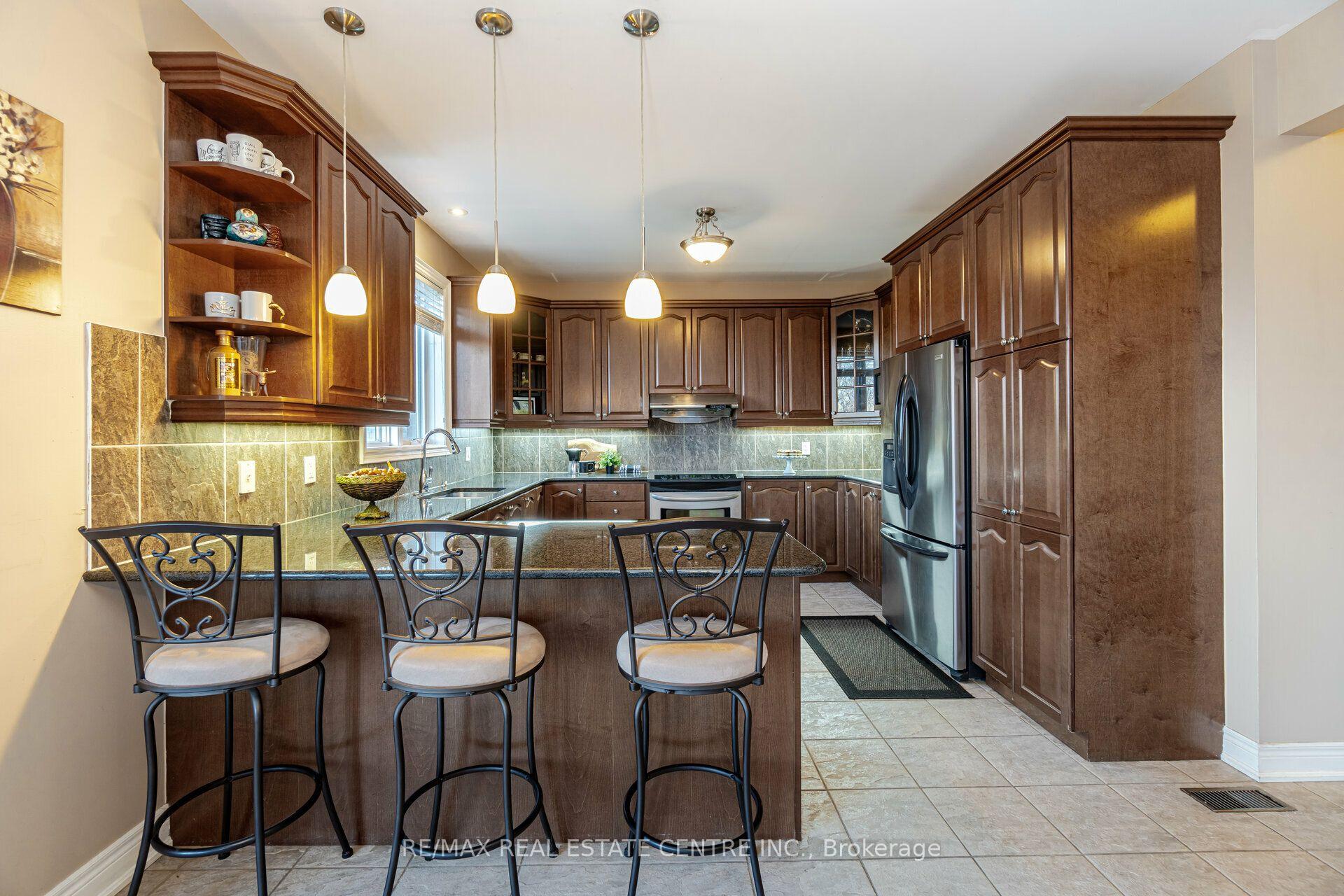 Photo 17 of 2327 Lyndhurst Drive, Oakville, Joshua Creek — HOMEH