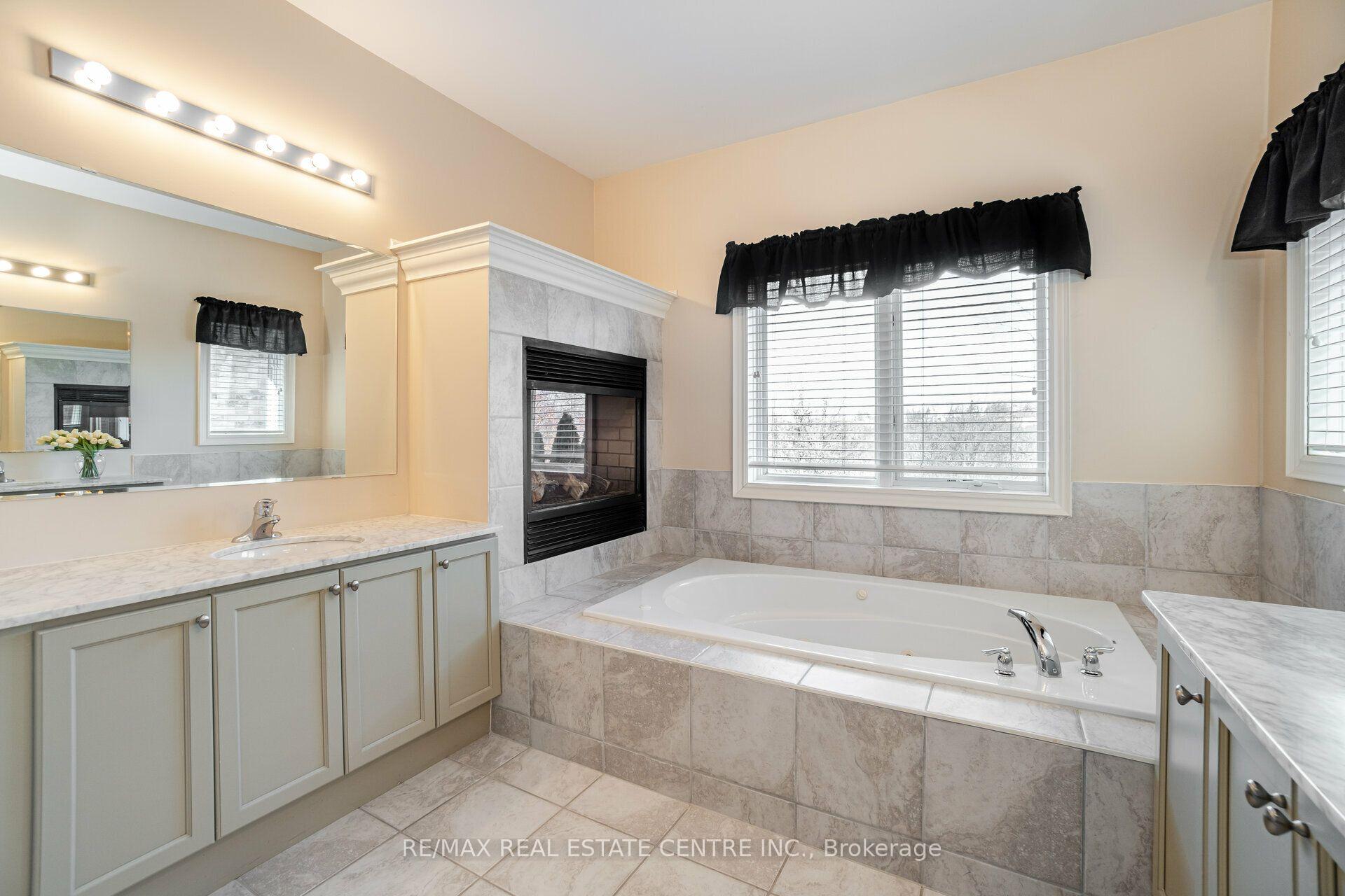 Photo 34 of 2327 Lyndhurst Drive, Oakville, Joshua Creek — HOMEH
