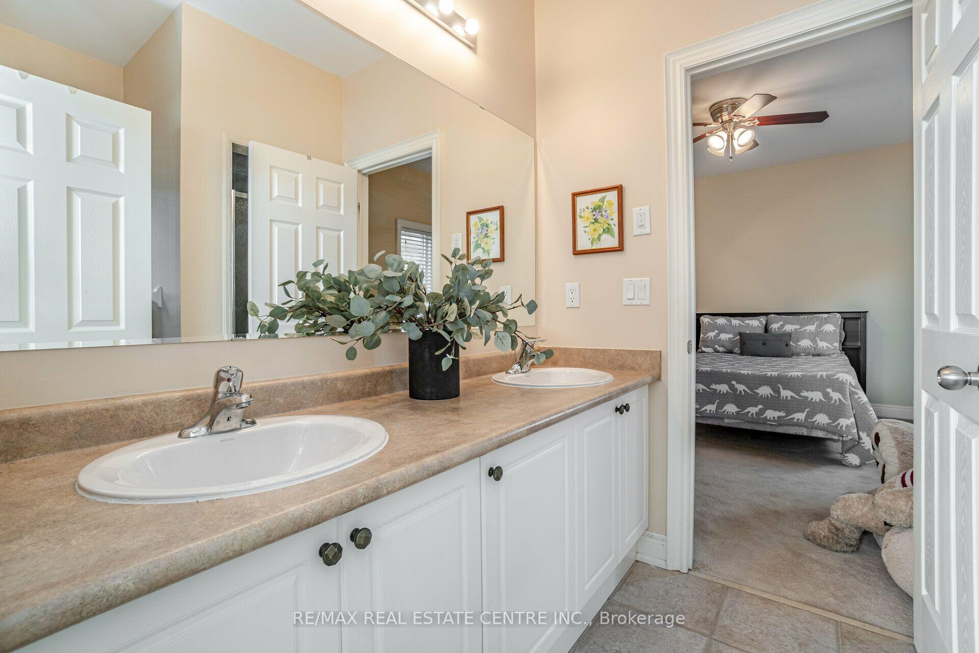 Photo 43 of 2327 Lyndhurst Drive, Oakville, Joshua Creek — HOMEH