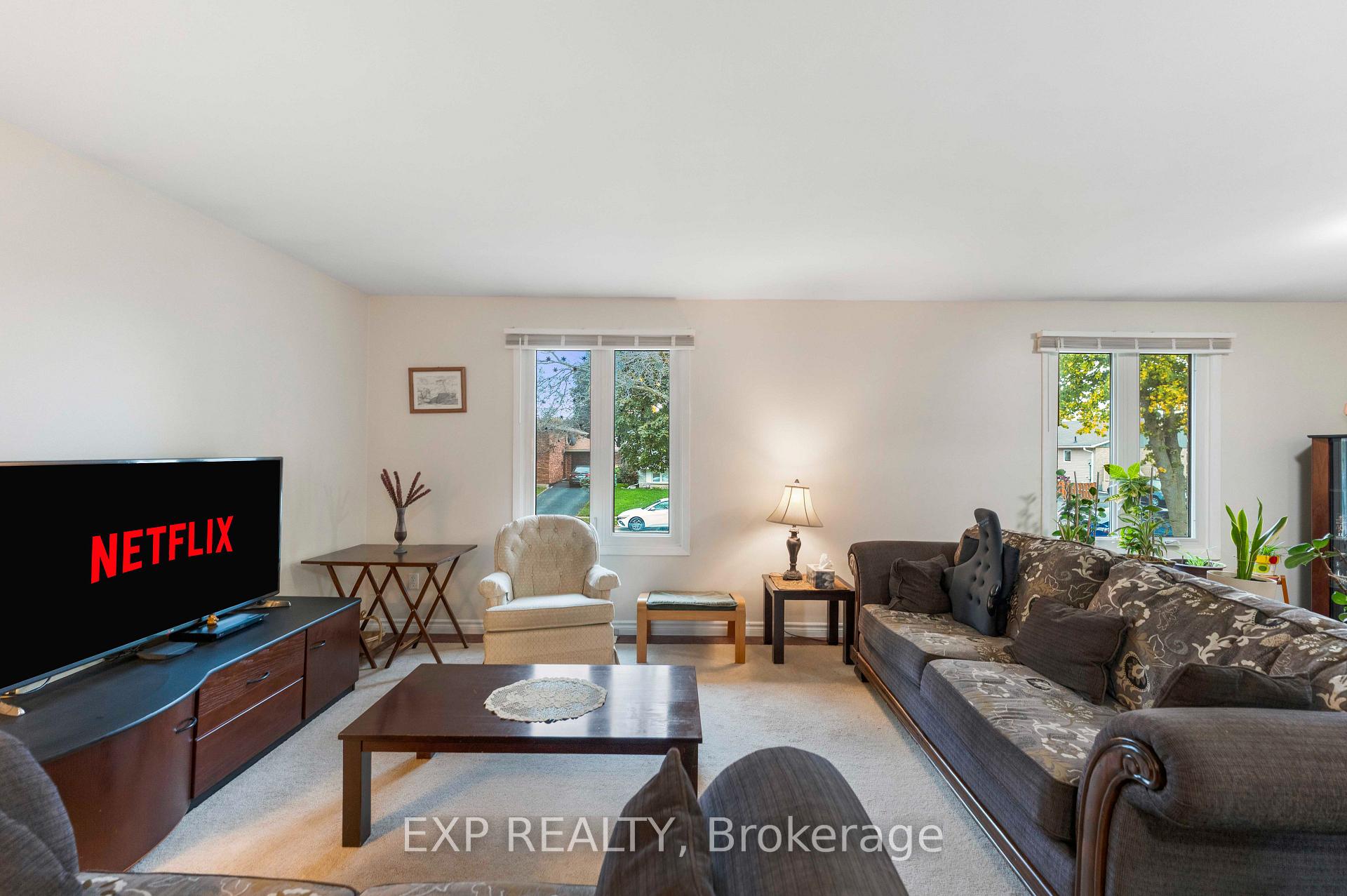Photo 5 of 28 Sulky Road, Brantford, Lynden Hills — HOMEH