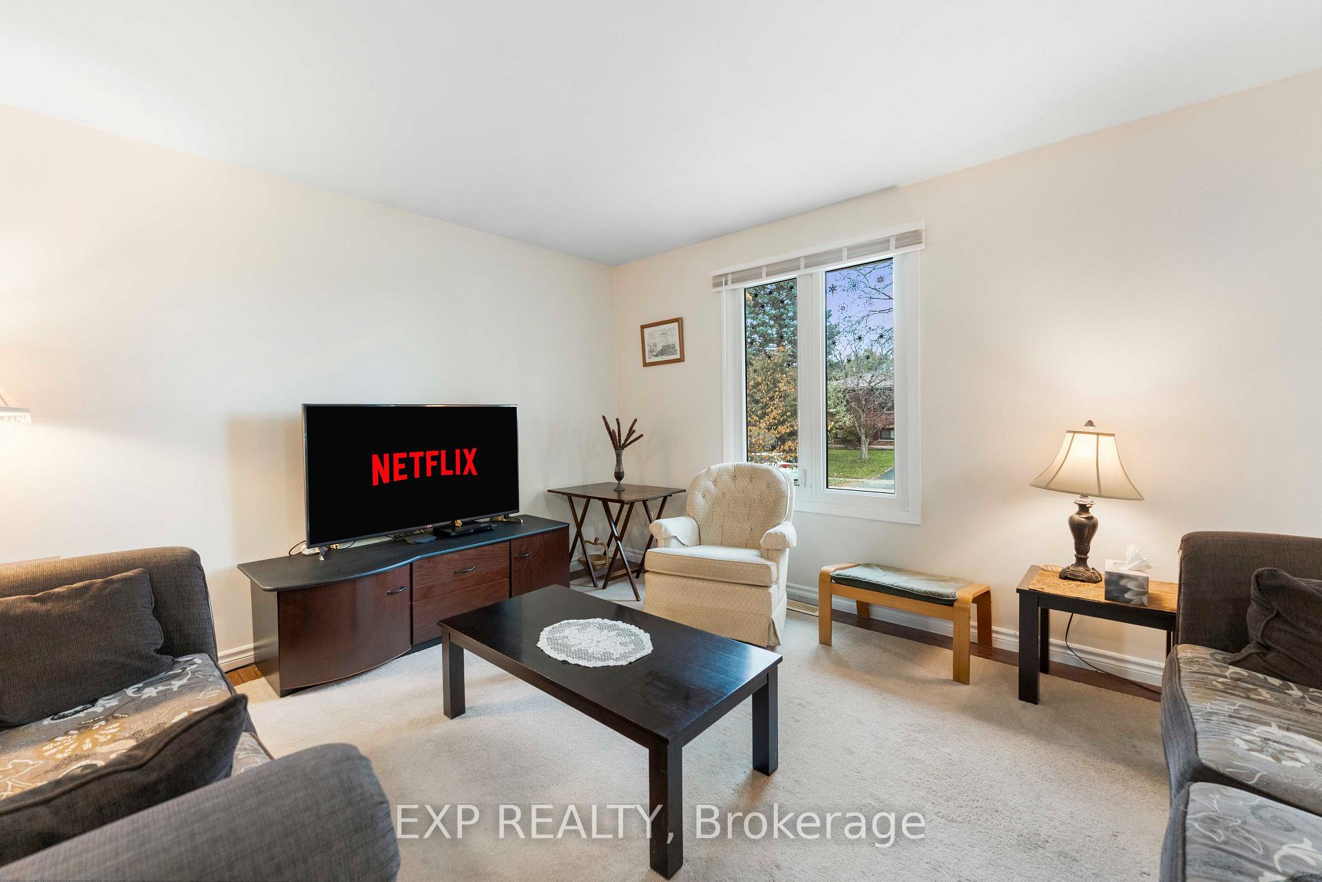 Photo 6 of 28 Sulky Road, Brantford, Lynden Hills — HOMEH