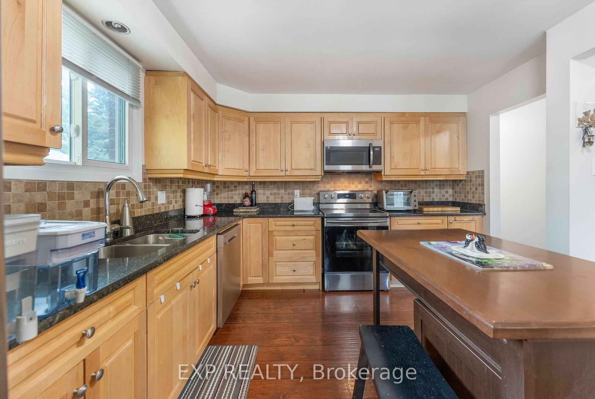 Photo 9 of 28 Sulky Road, Brantford, Lynden Hills — HOMEH