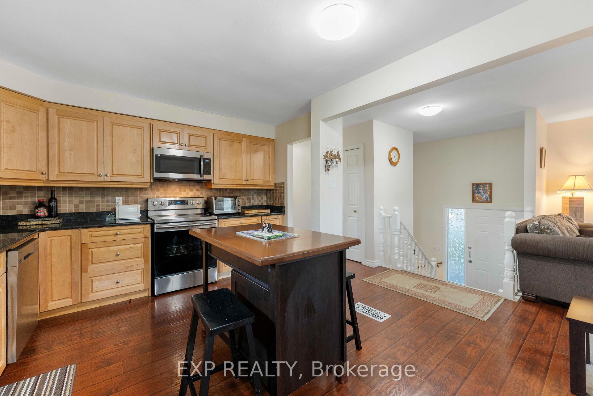 Photo 10 of 28 Sulky Road, Brantford, Lynden Hills — HOMEH