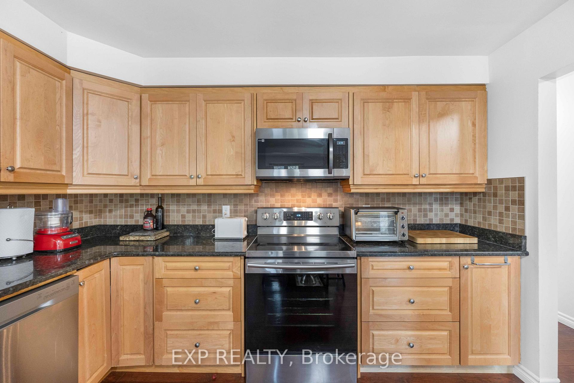 Photo 11 of 28 Sulky Road, Brantford, Lynden Hills — HOMEH