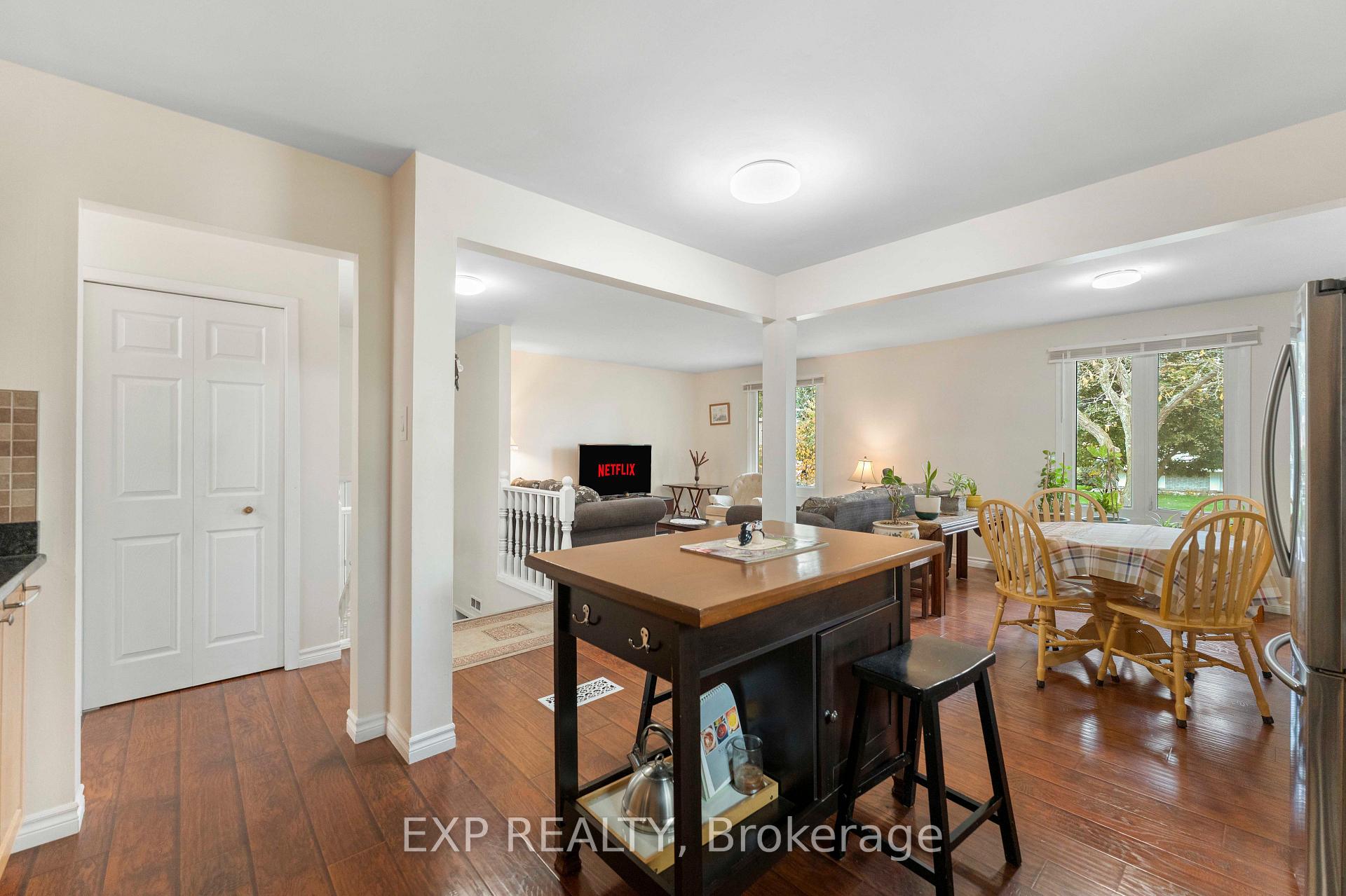 Photo 12 of 28 Sulky Road, Brantford, Lynden Hills — HOMEH