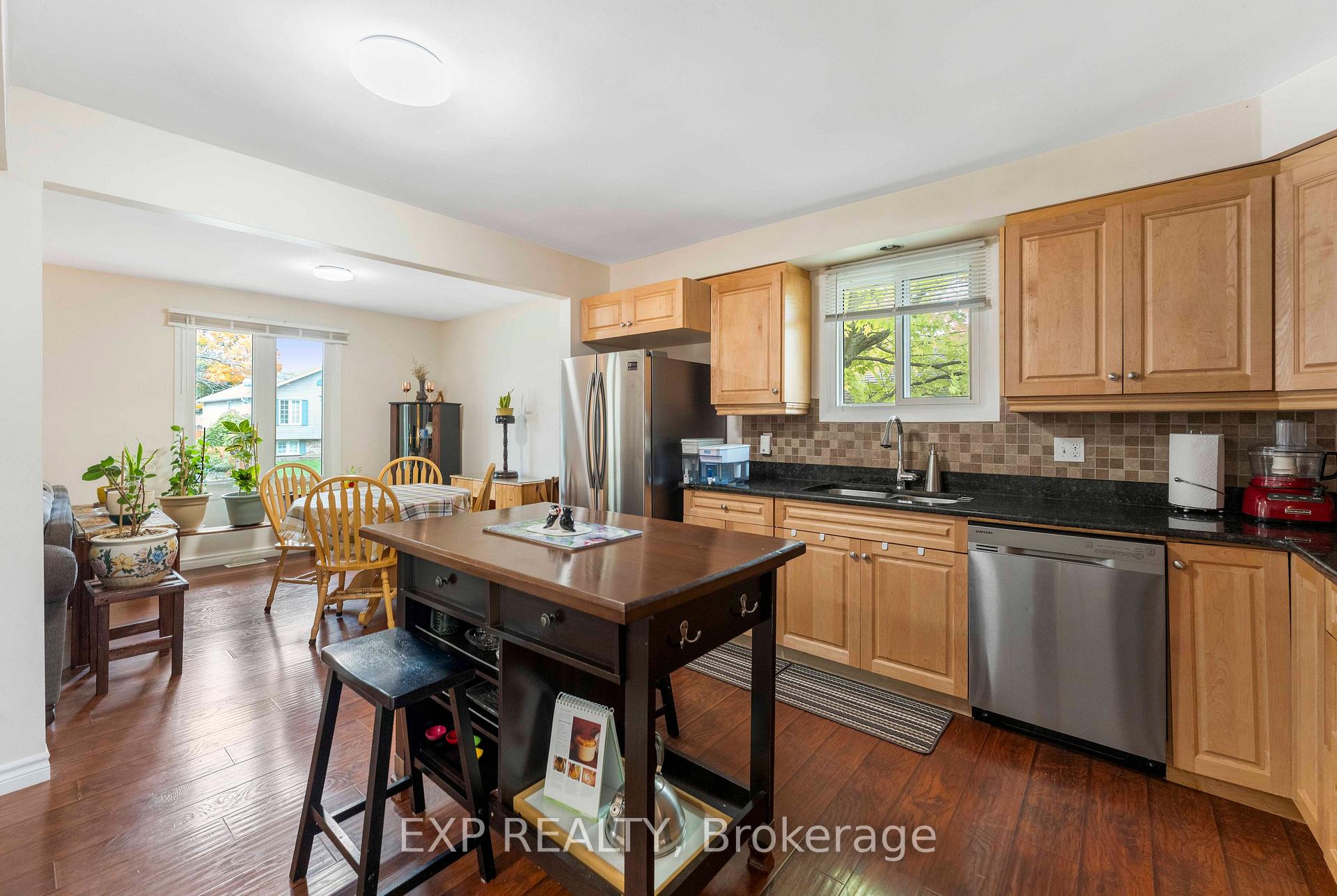 Photo 14 of 28 Sulky Road, Brantford, Lynden Hills — HOMEH