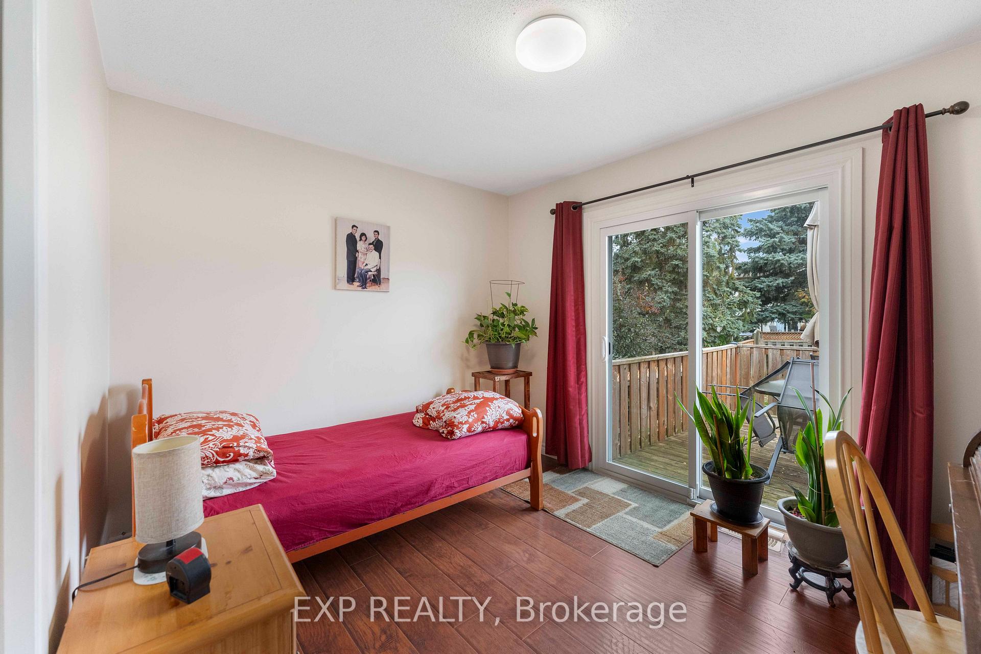 Photo 17 of 28 Sulky Road, Brantford, Lynden Hills — HOMEH