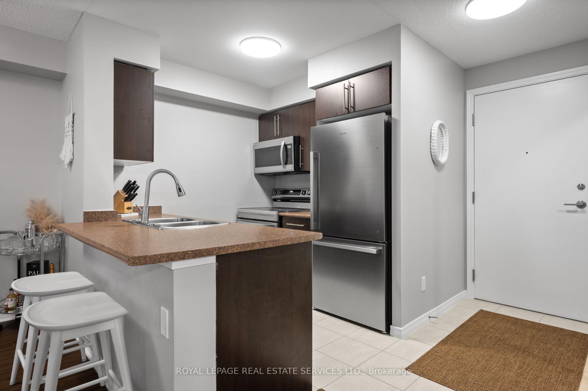 Photo 3 of Unit 834, 60 Heintzman Street, Toronto, Junction Area — HOMEH