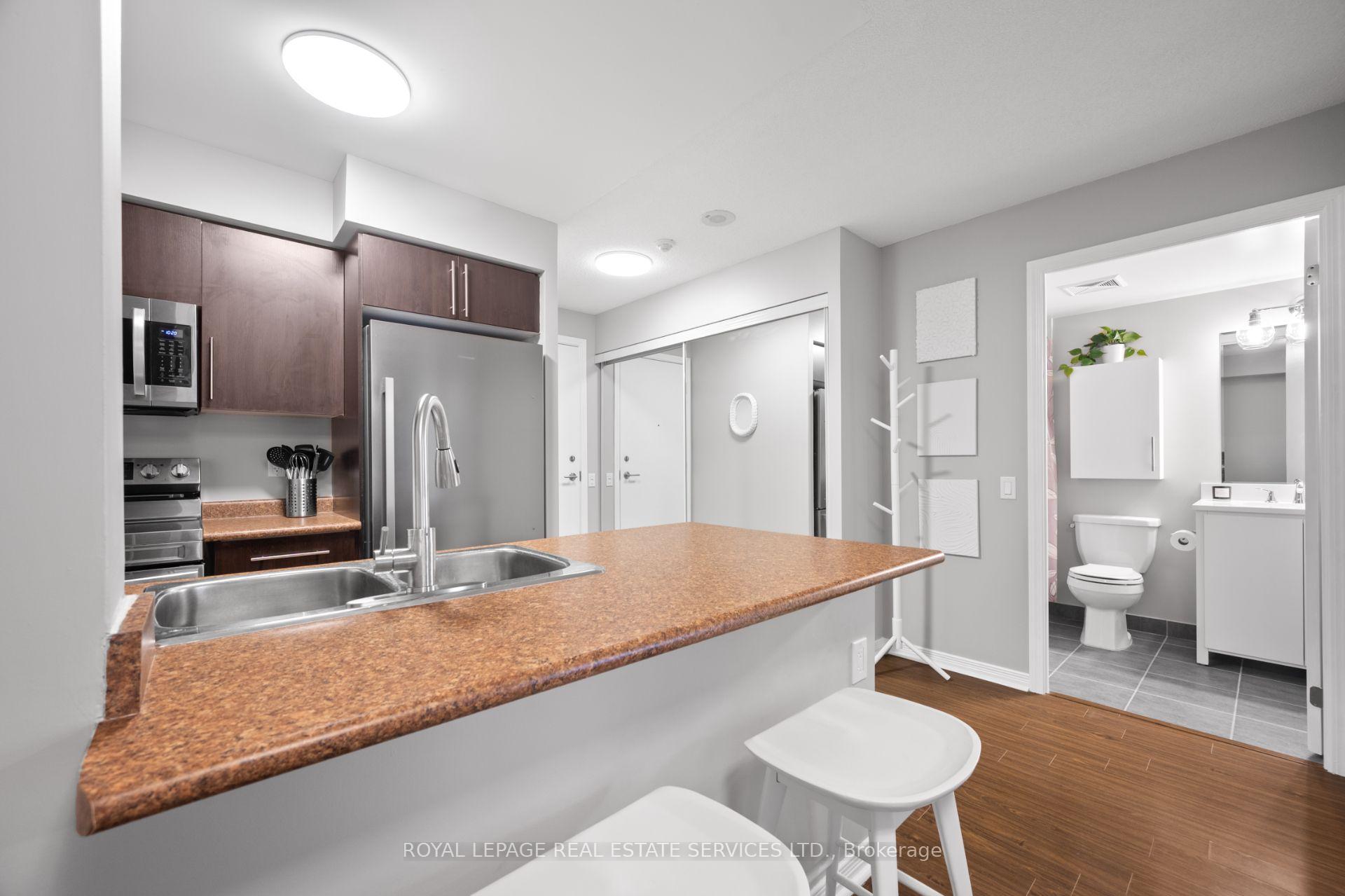 Photo 5 of Unit 834, 60 Heintzman Street, Toronto, Junction Area — HOMEH