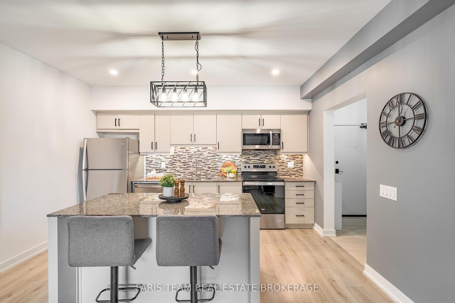 Photo 6 of Unit 315, 4 Spice Way, Barrie, Rural Barrie Southeast — HOMEH