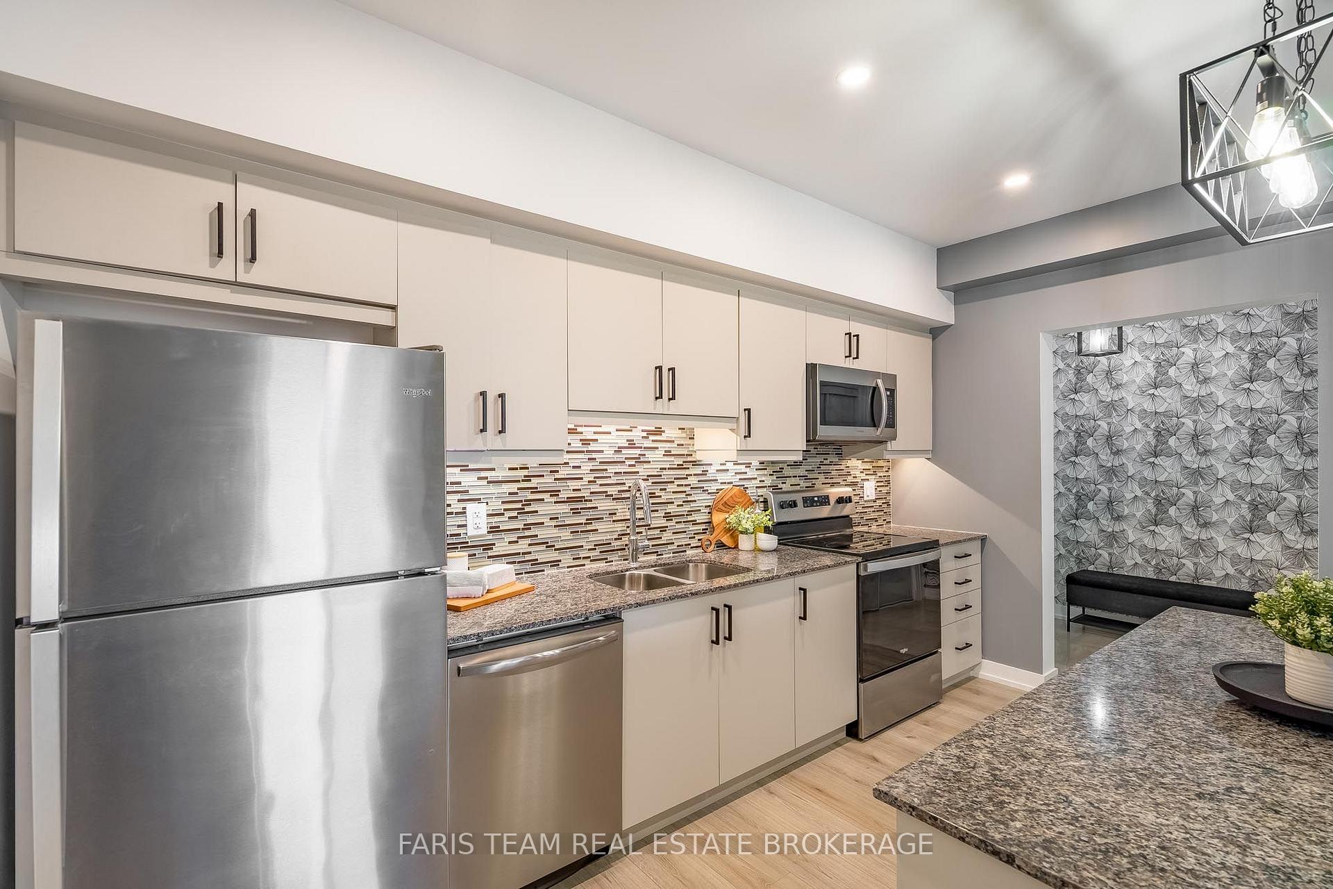 Photo 7 of Unit 315, 4 Spice Way, Barrie, Rural Barrie Southeast — HOMEH