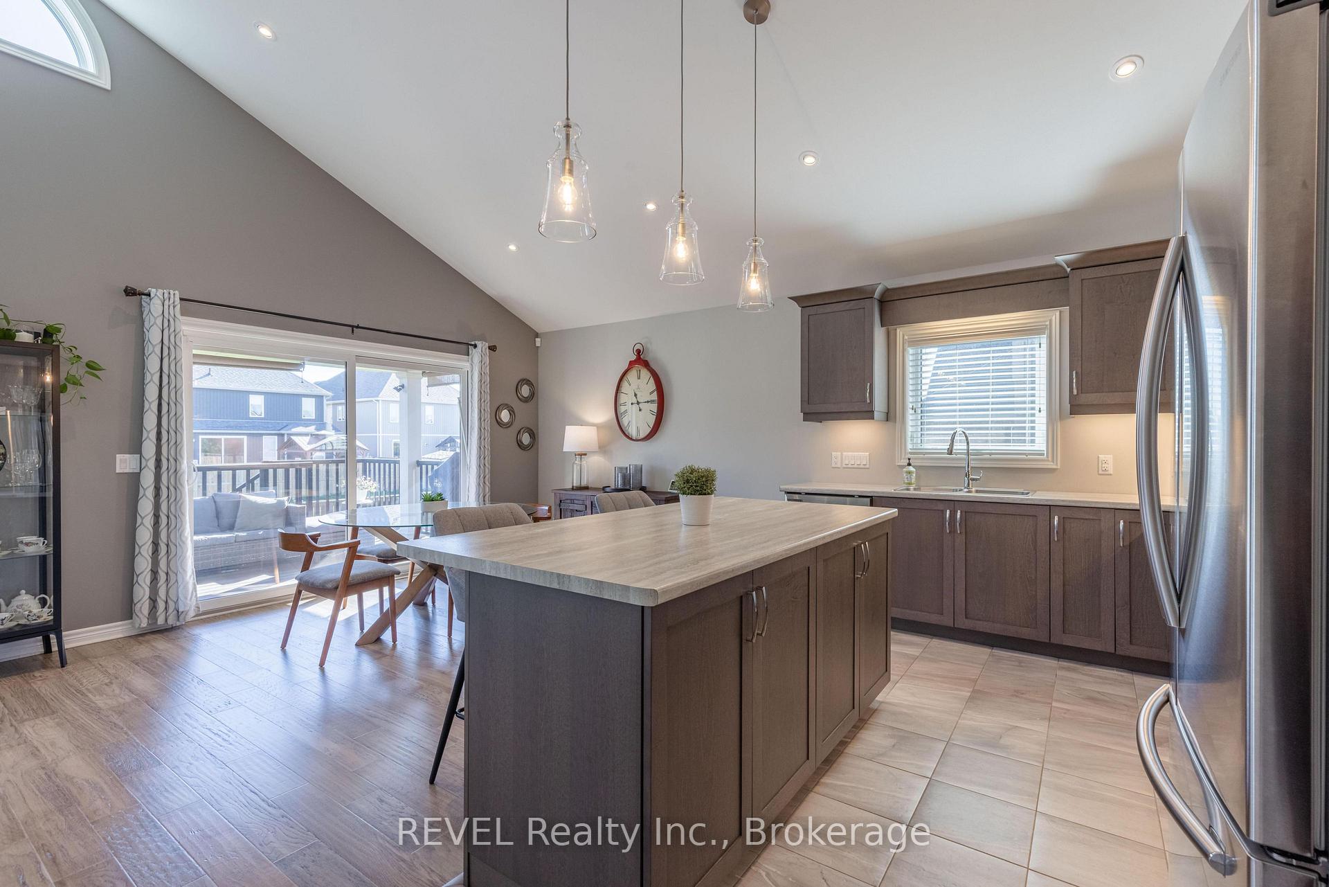 Photo 6 of 20 Elliot Street, Thorold, Hurricane/Merrittville — HOMEH