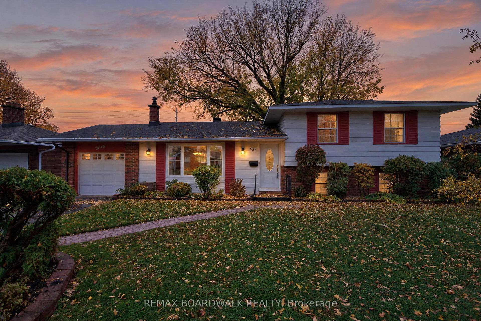 Photo 1 of 20 Tripp Crescent, Ottawa, Barrhaven - Pheasant Run — HOMEH