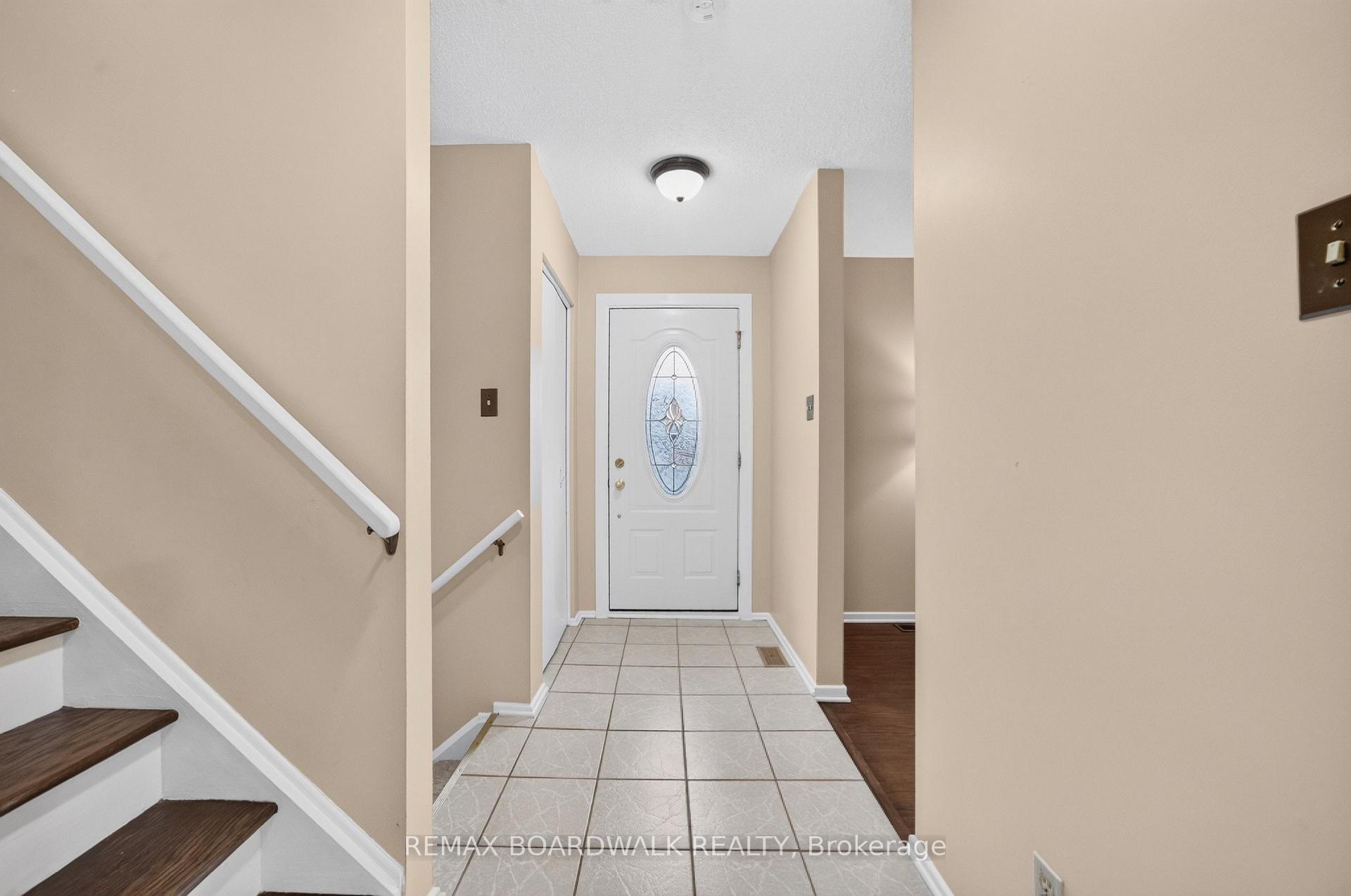 Photo 2 of 20 Tripp Crescent, Ottawa, Barrhaven - Pheasant Run — HOMEH