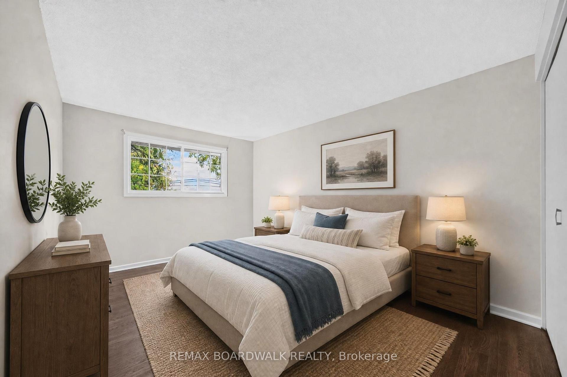 Photo 18 of 20 Tripp Crescent, Ottawa, Barrhaven - Pheasant Run — HOMEH