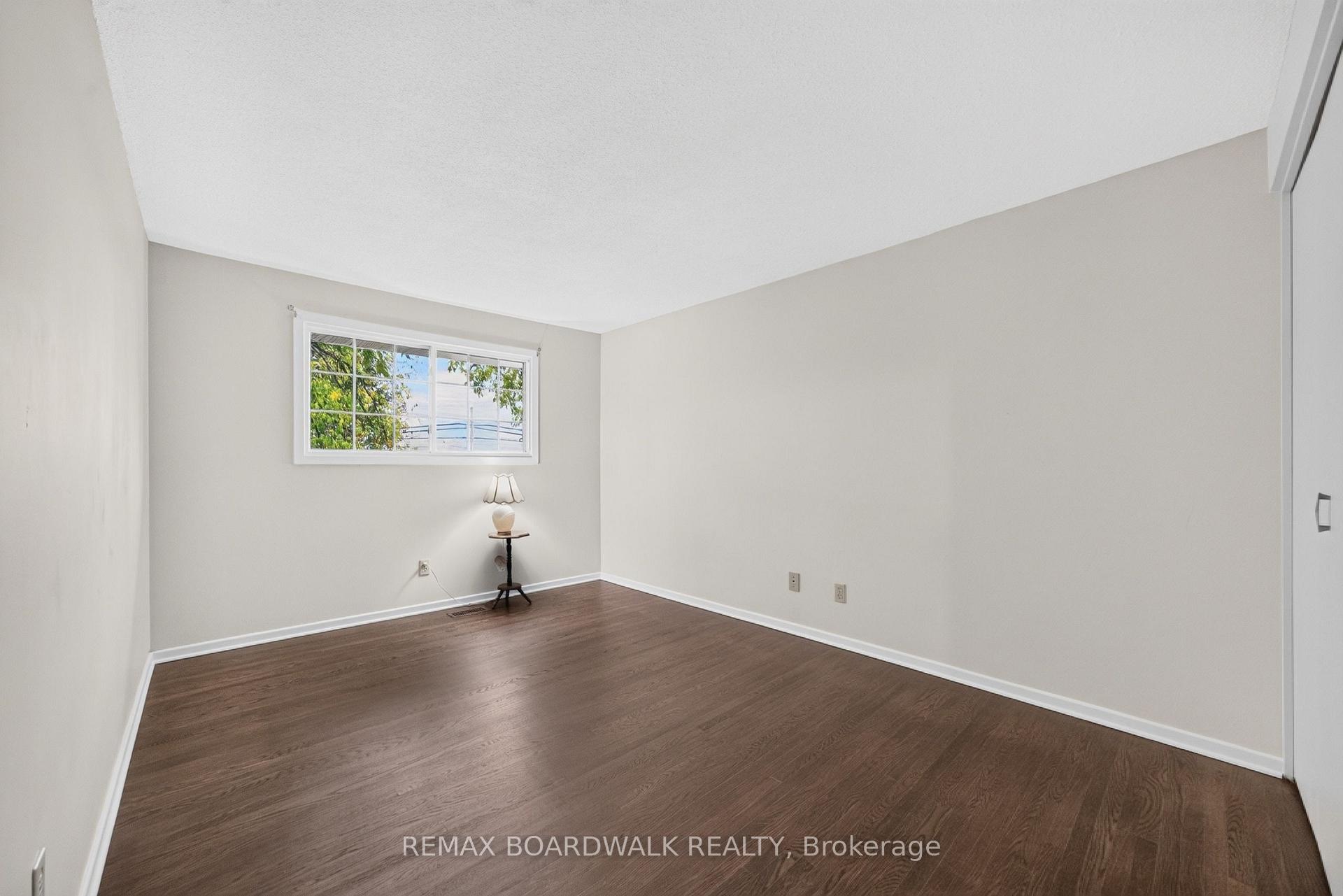 Photo 19 of 20 Tripp Crescent, Ottawa, Barrhaven - Pheasant Run — HOMEH