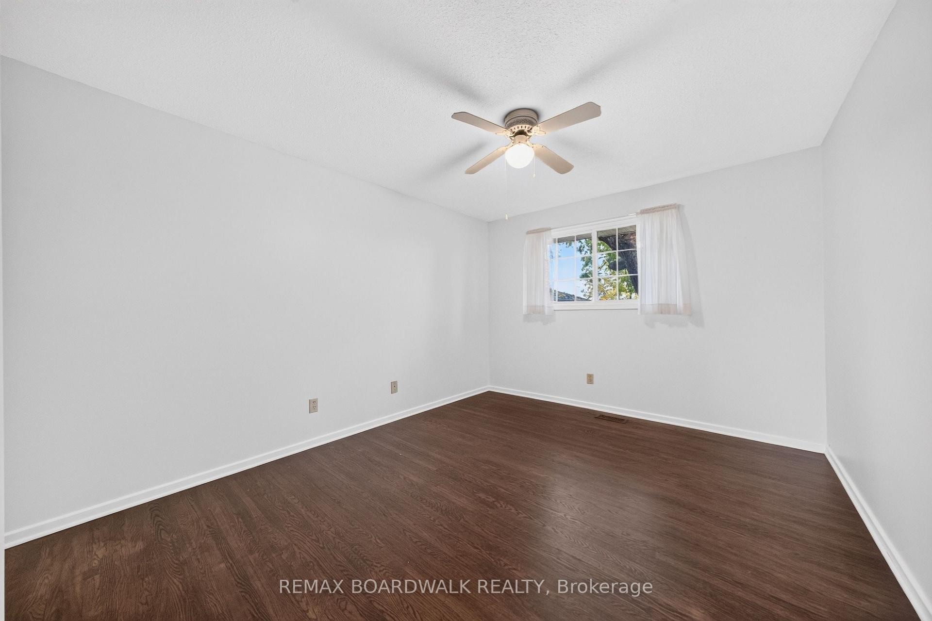 Photo 21 of 20 Tripp Crescent, Ottawa, Barrhaven - Pheasant Run — HOMEH