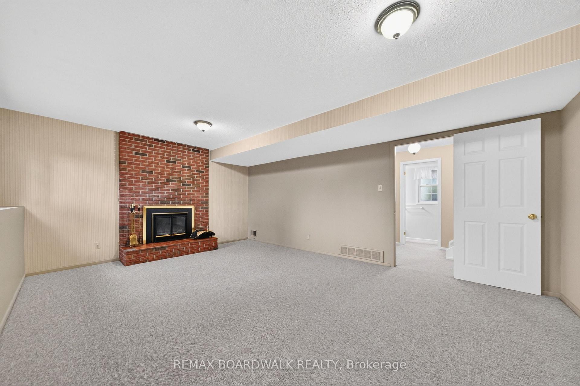 Photo 32 of 20 Tripp Crescent, Ottawa, Barrhaven - Pheasant Run — HOMEH