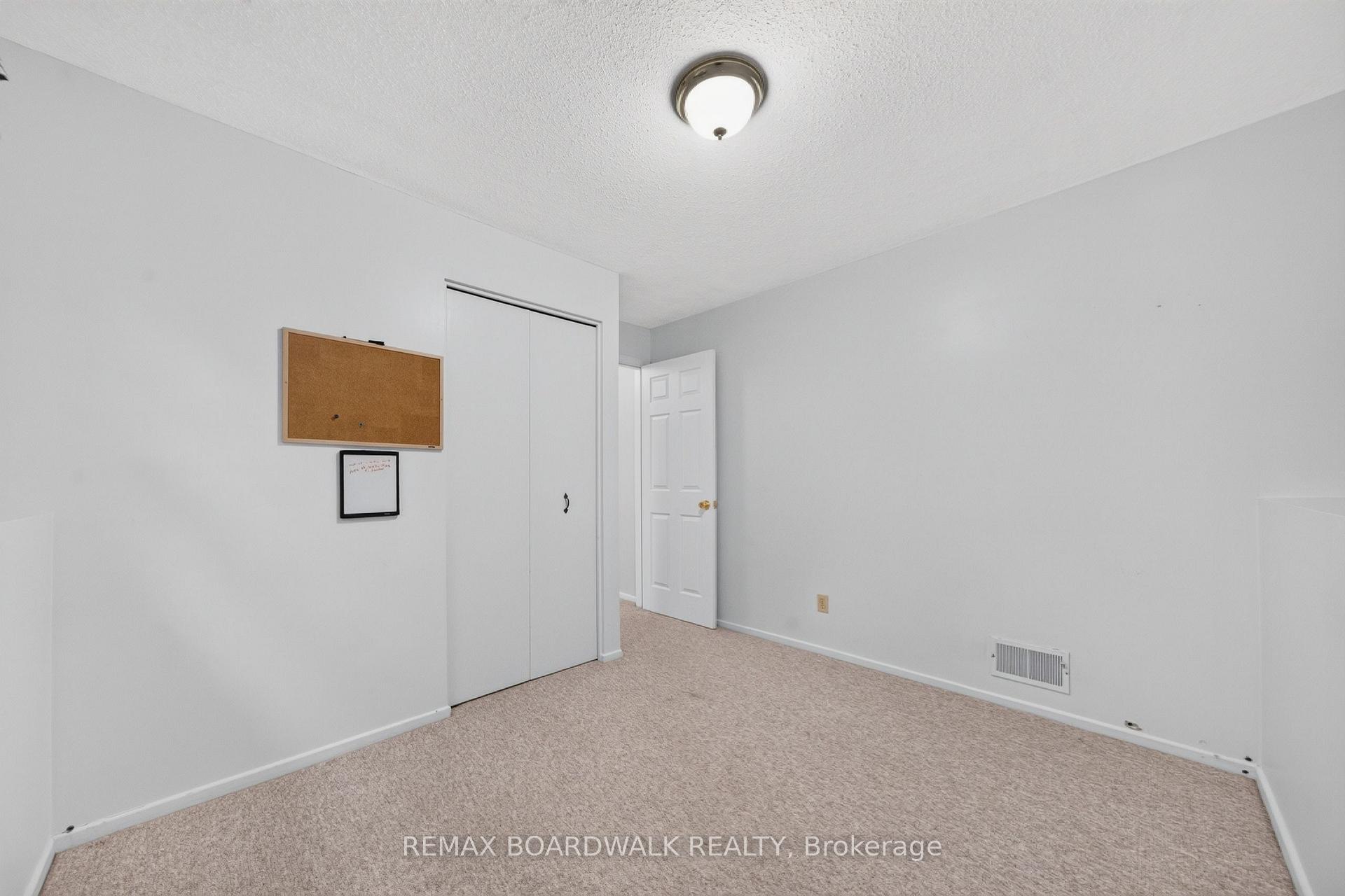 Photo 35 of 20 Tripp Crescent, Ottawa, Barrhaven - Pheasant Run — HOMEH