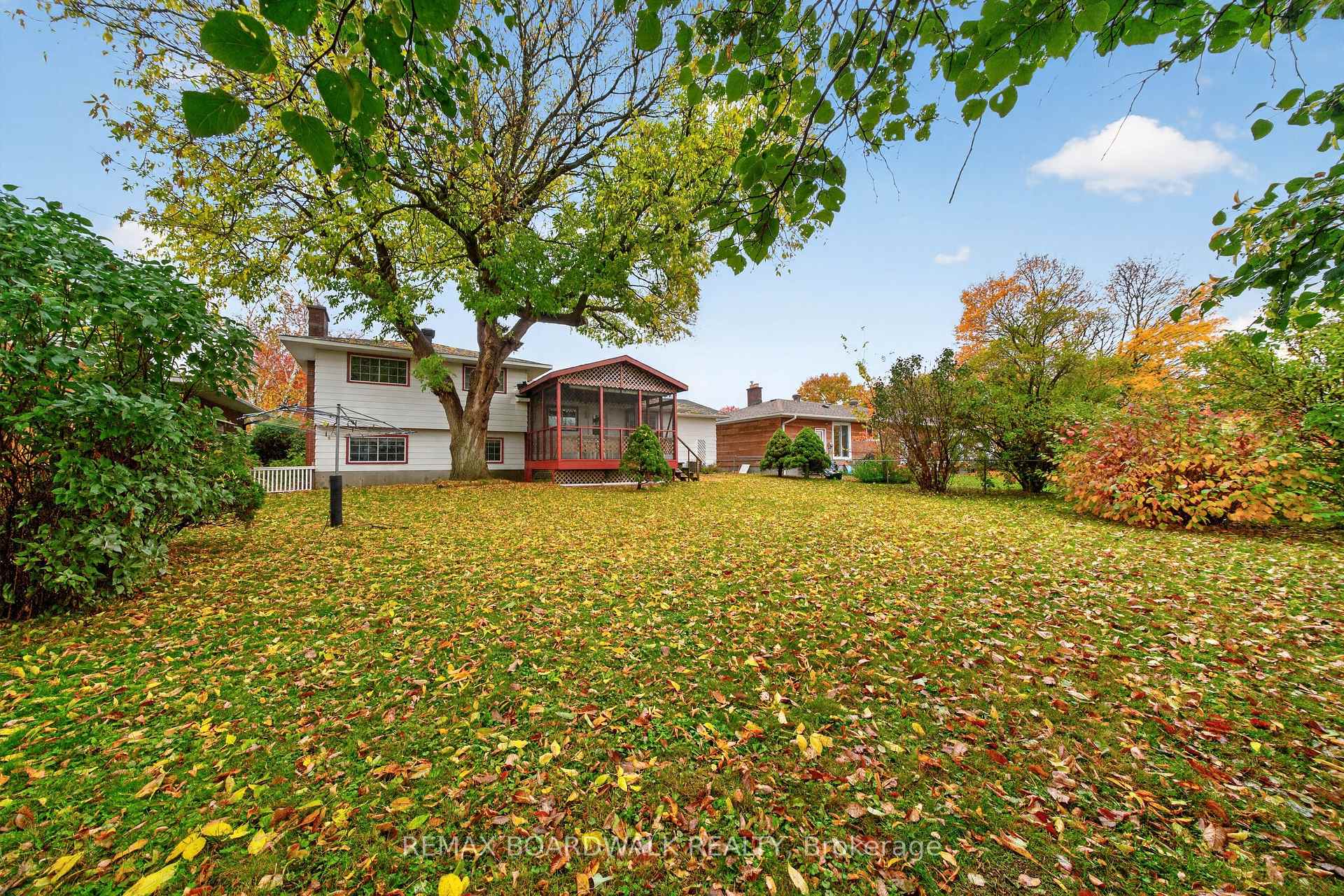 Photo 41 of 20 Tripp Crescent, Ottawa, Barrhaven - Pheasant Run — HOMEH
