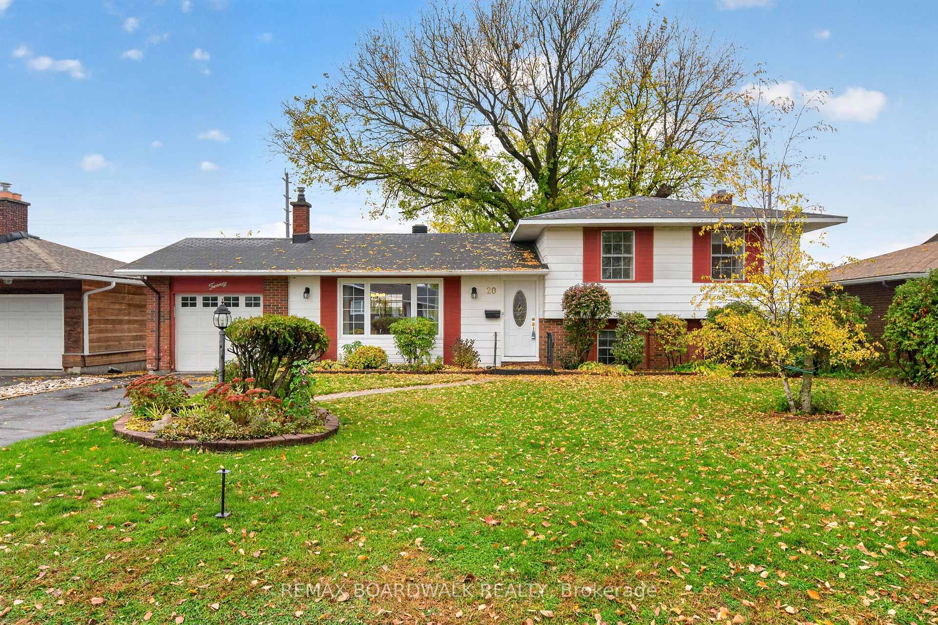 Photo 43 of 20 Tripp Crescent, Ottawa, Barrhaven - Pheasant Run — HOMEH