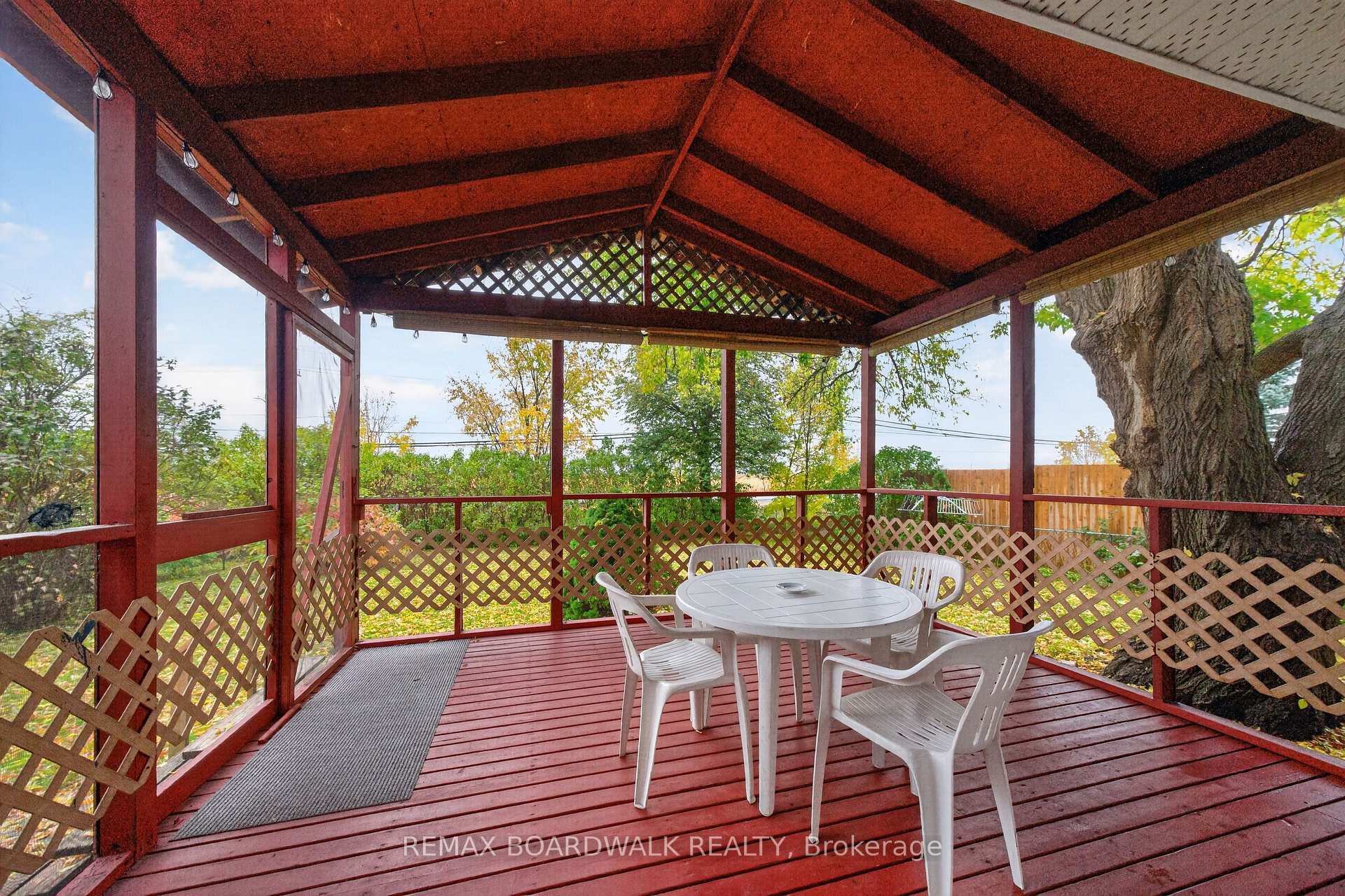 Photo 48 of 20 Tripp Crescent, Ottawa, Barrhaven - Pheasant Run — HOMEH