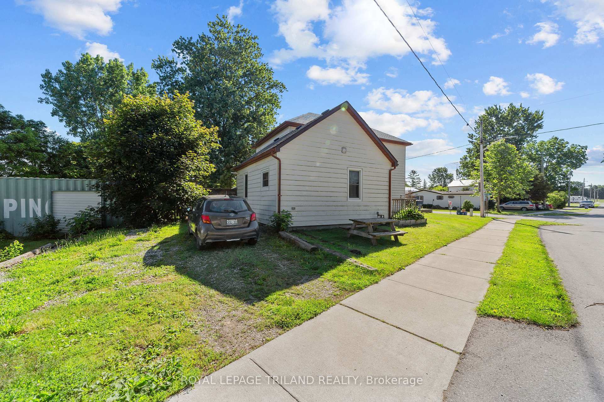 Photo 10 of 15 Dundas Street, Newbury — HOMEH