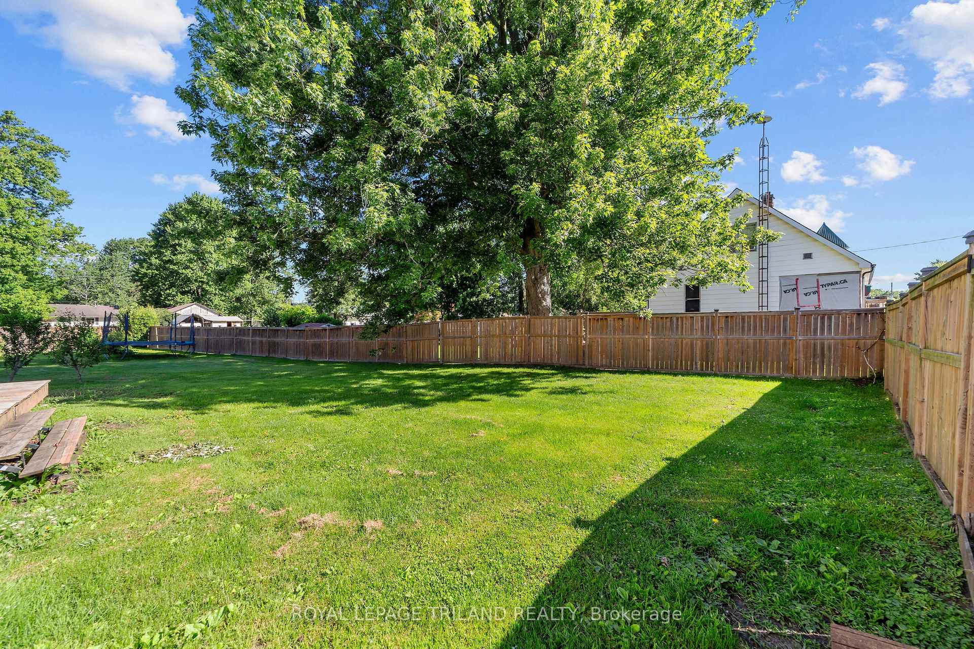 Photo 13 of 15 Dundas Street, Newbury — HOMEH