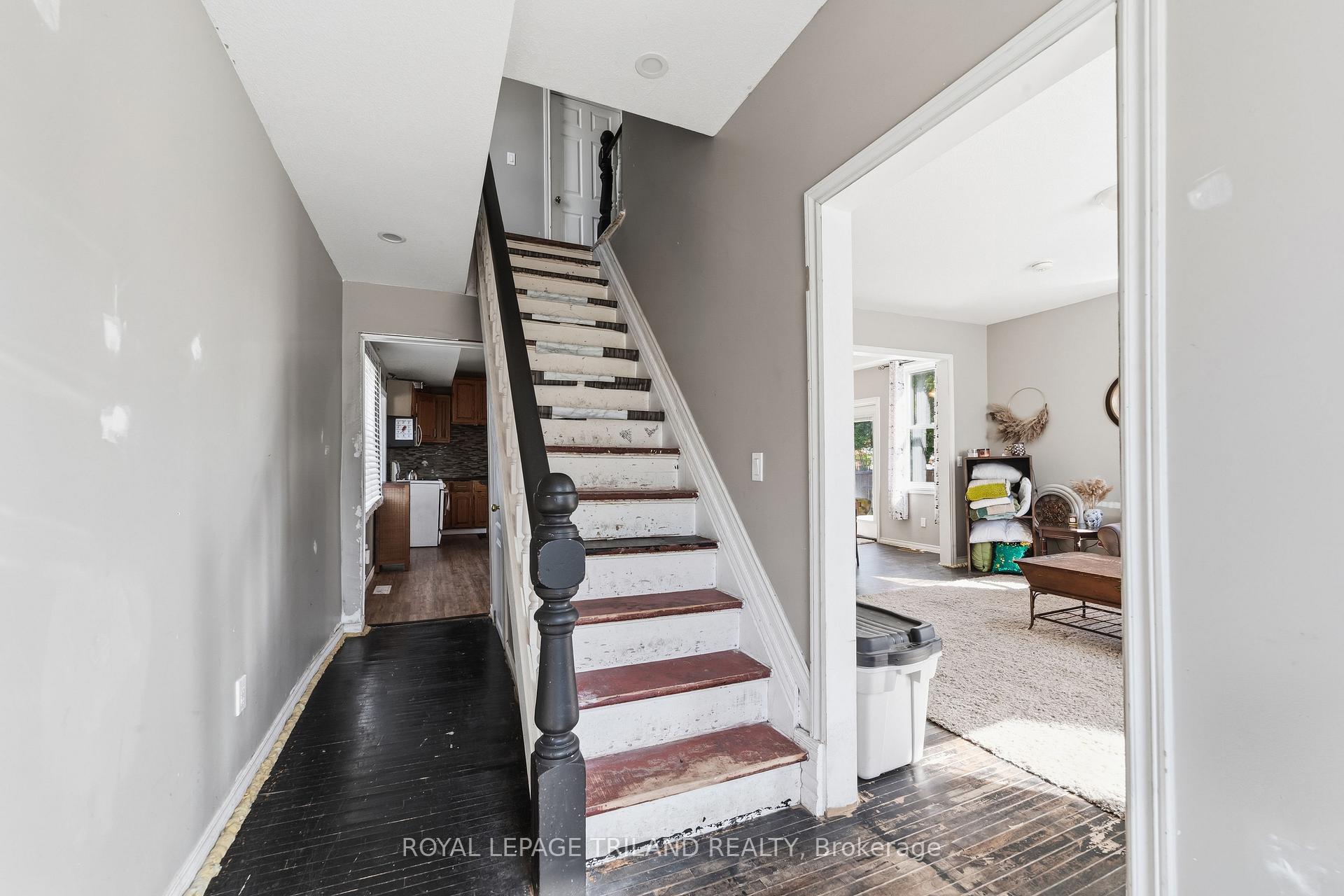 Photo 18 of 15 Dundas Street, Newbury — HOMEH
