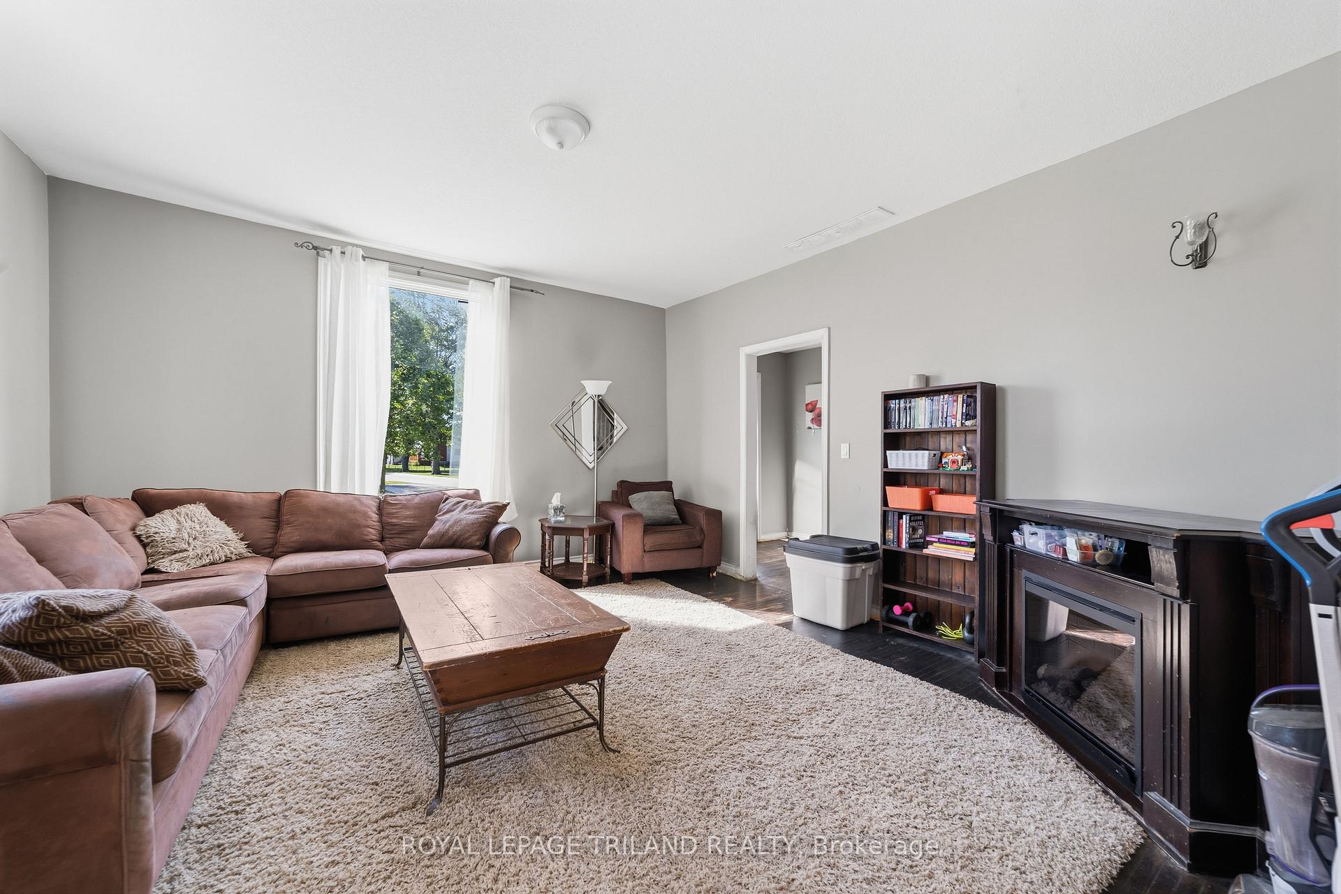 Photo 20 of 15 Dundas Street, Newbury — HOMEH