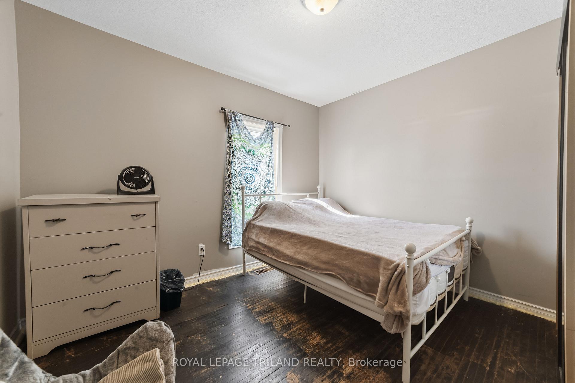 Photo 34 of 15 Dundas Street, Newbury — HOMEH