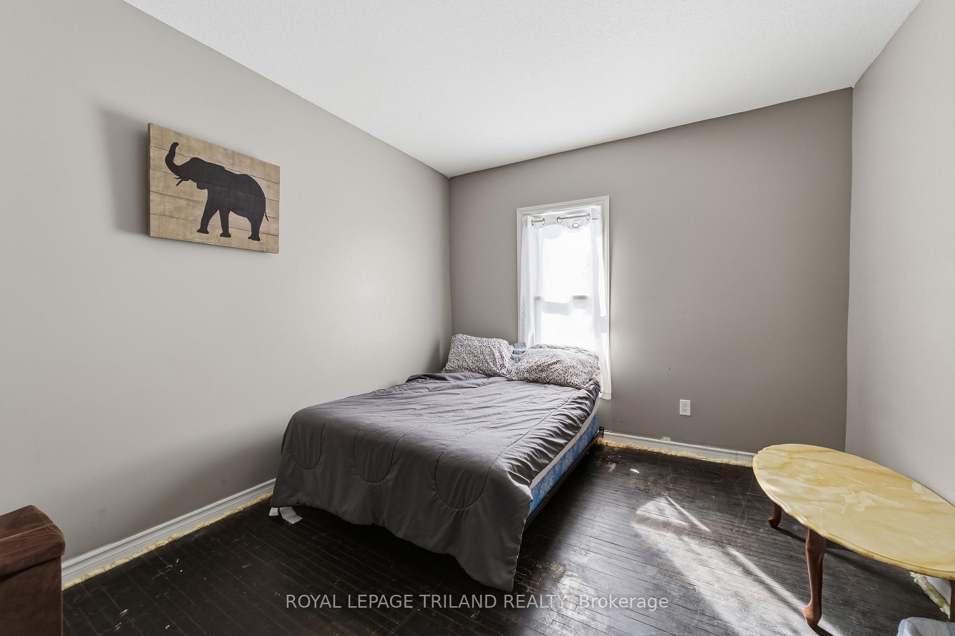 Photo 35 of 15 Dundas Street, Newbury — HOMEH